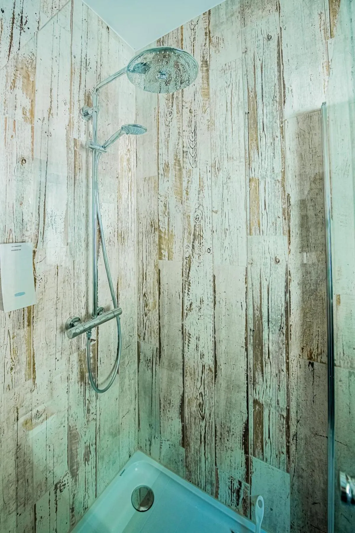 Bathroom in Le Jardin Des Secrets "Gites et chambres à louer"