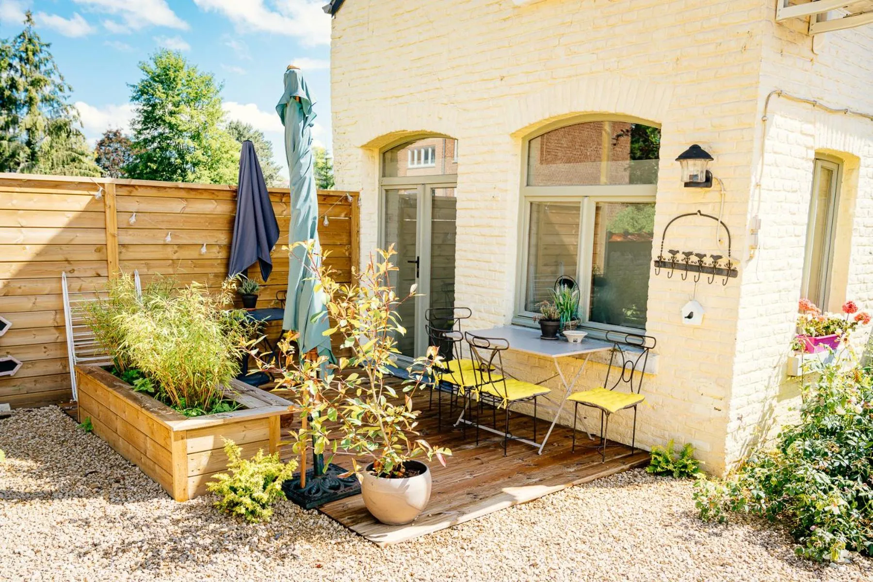 Patio in Le Jardin Des Secrets "Gites et chambres à louer"