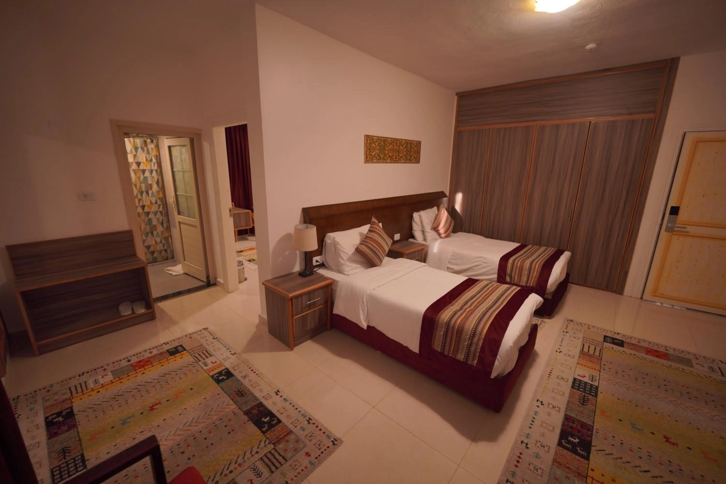 Bedroom, Bed in Petra Plaza Hotel