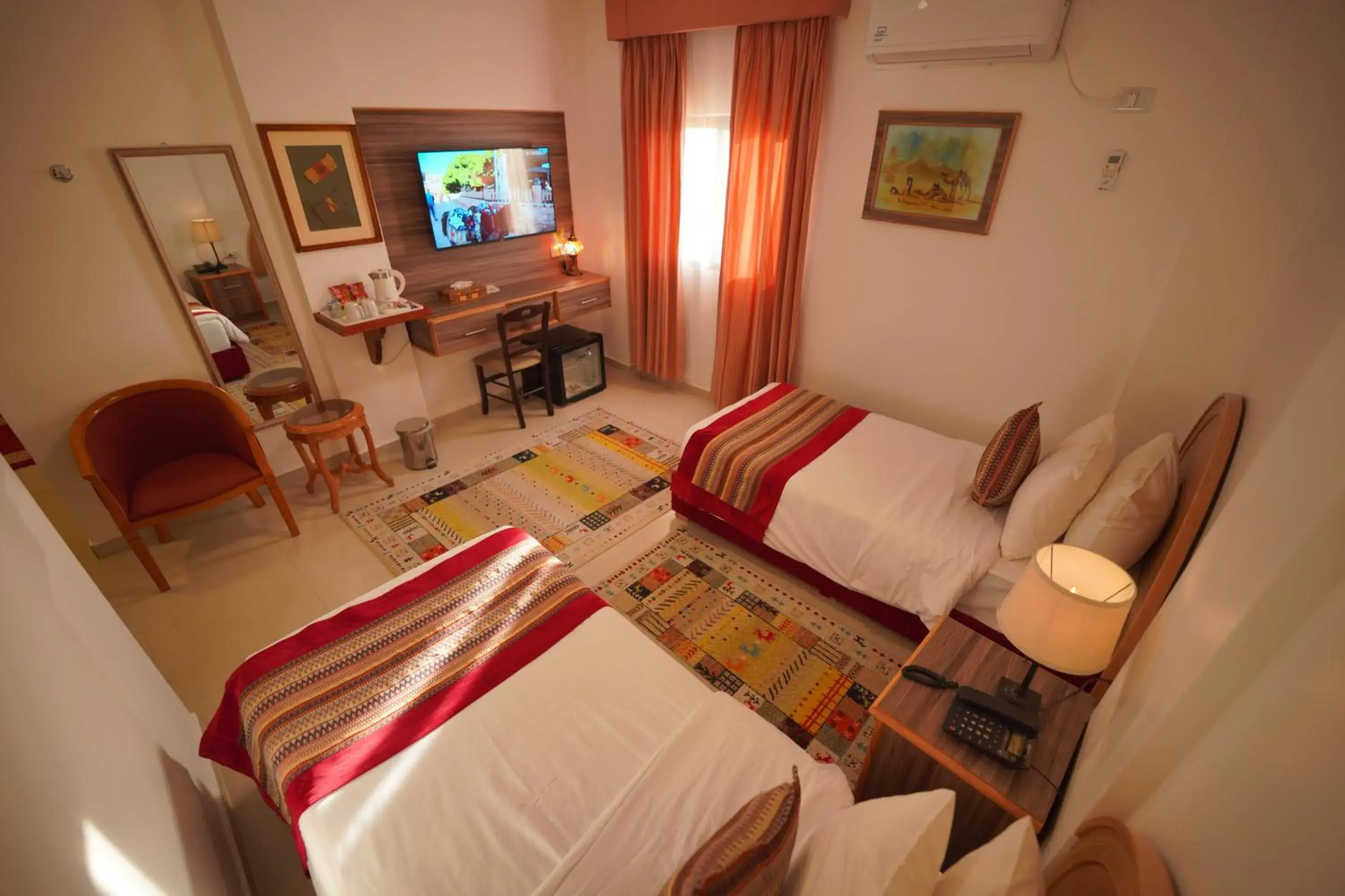 Deluxe Twin Room in Petra Plaza Hotel Deluxe Twin Room in Petra Plaza Hotel