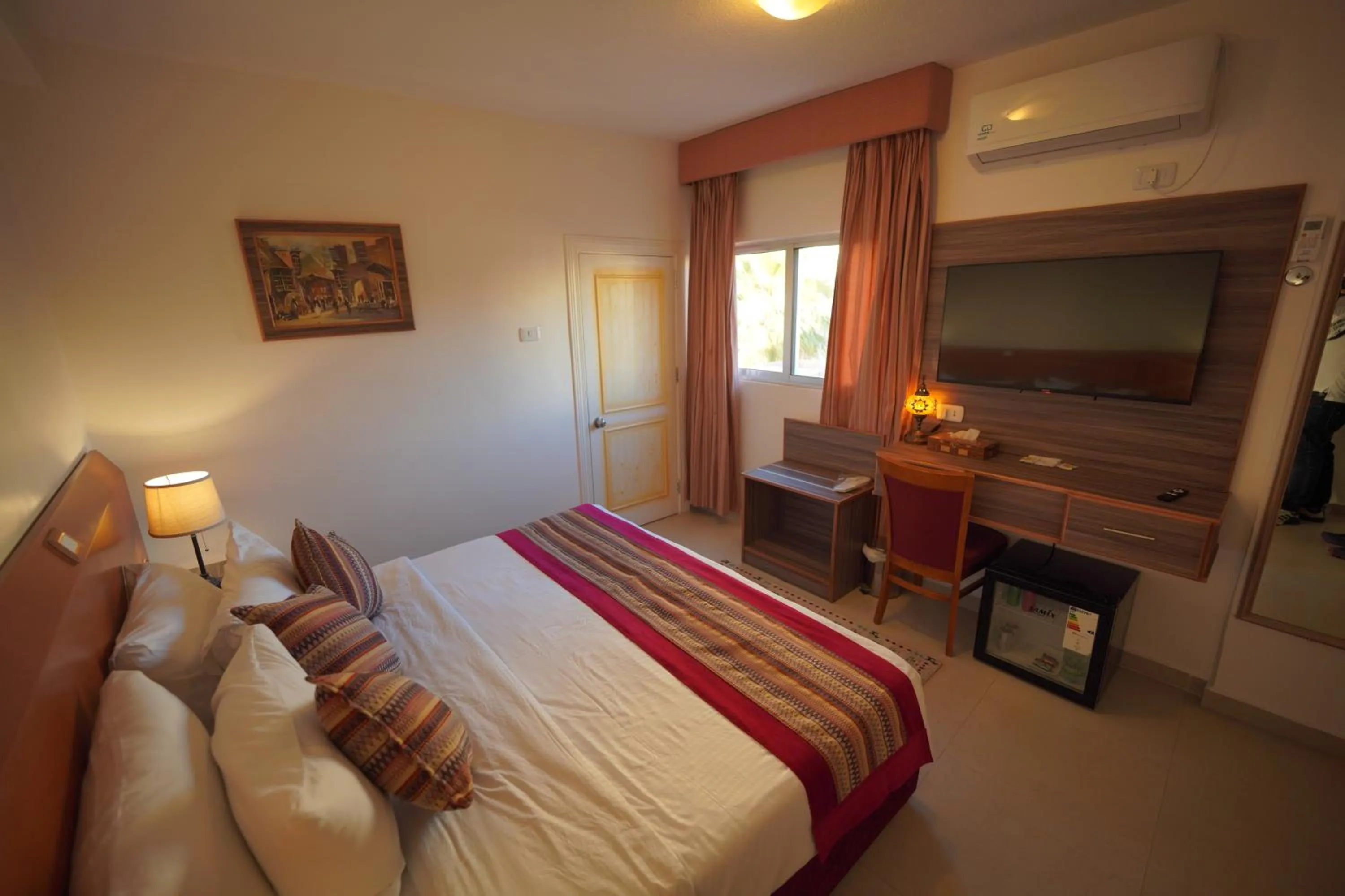 Bedroom, Bed in Petra Plaza Hotel