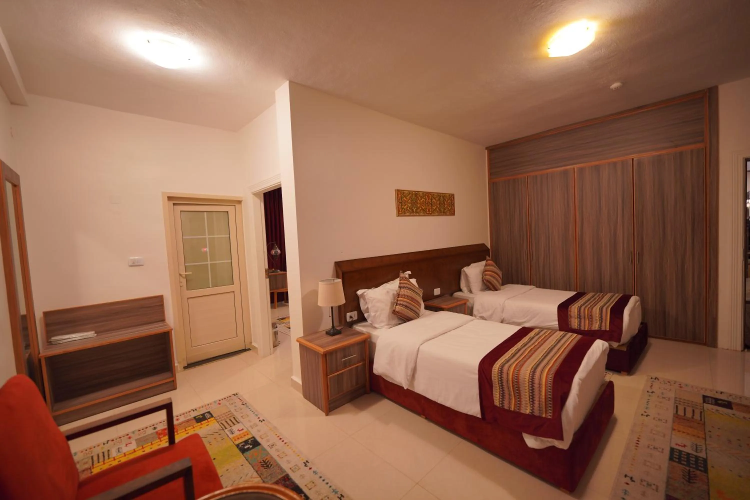 Bedroom, Bed in Petra Plaza Hotel