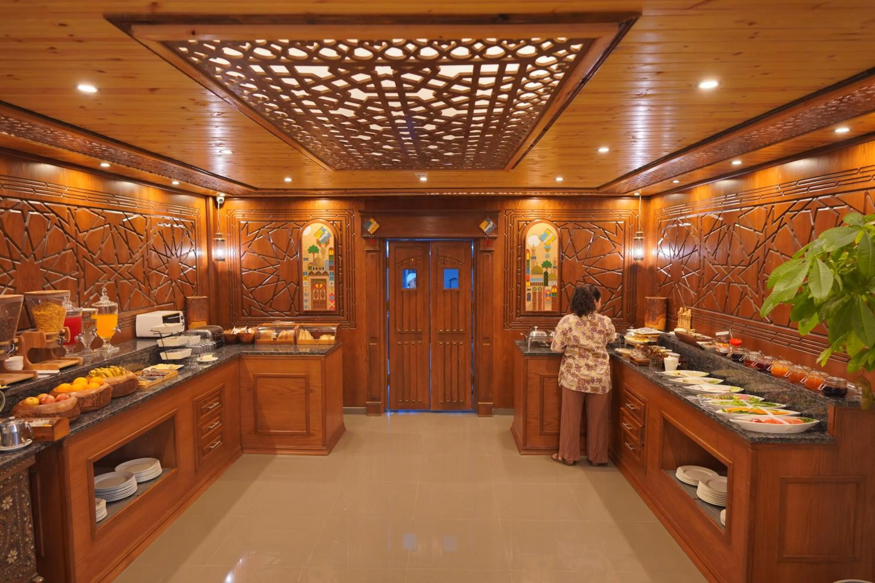 Restaurant/places to eat in Petra Plaza Hotel