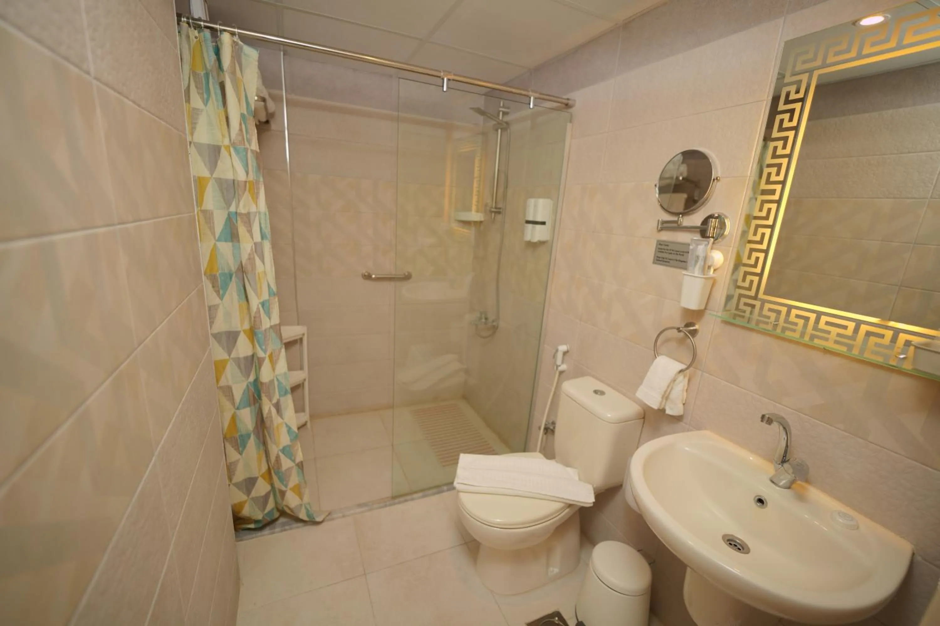 Bathroom in Petra Plaza Hotel
