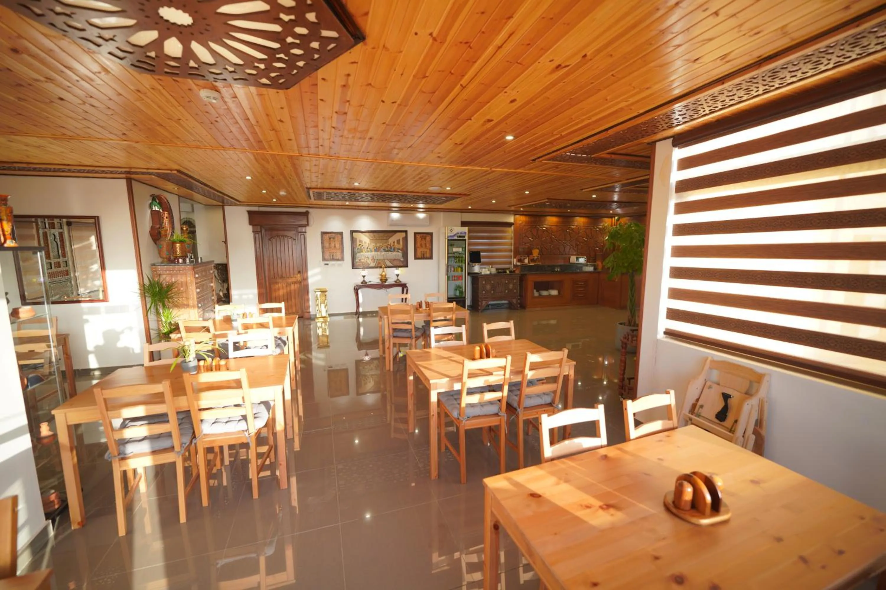 Restaurant/places to eat in Petra Plaza Hotel