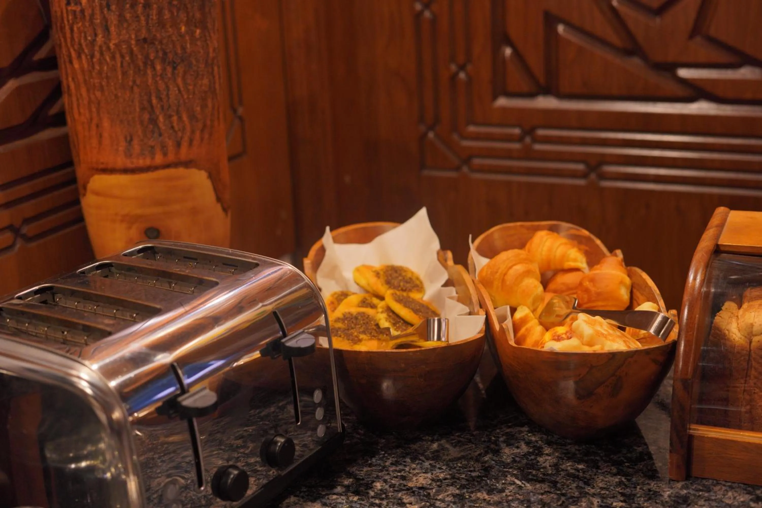 Restaurant/places to eat in Petra Plaza Hotel