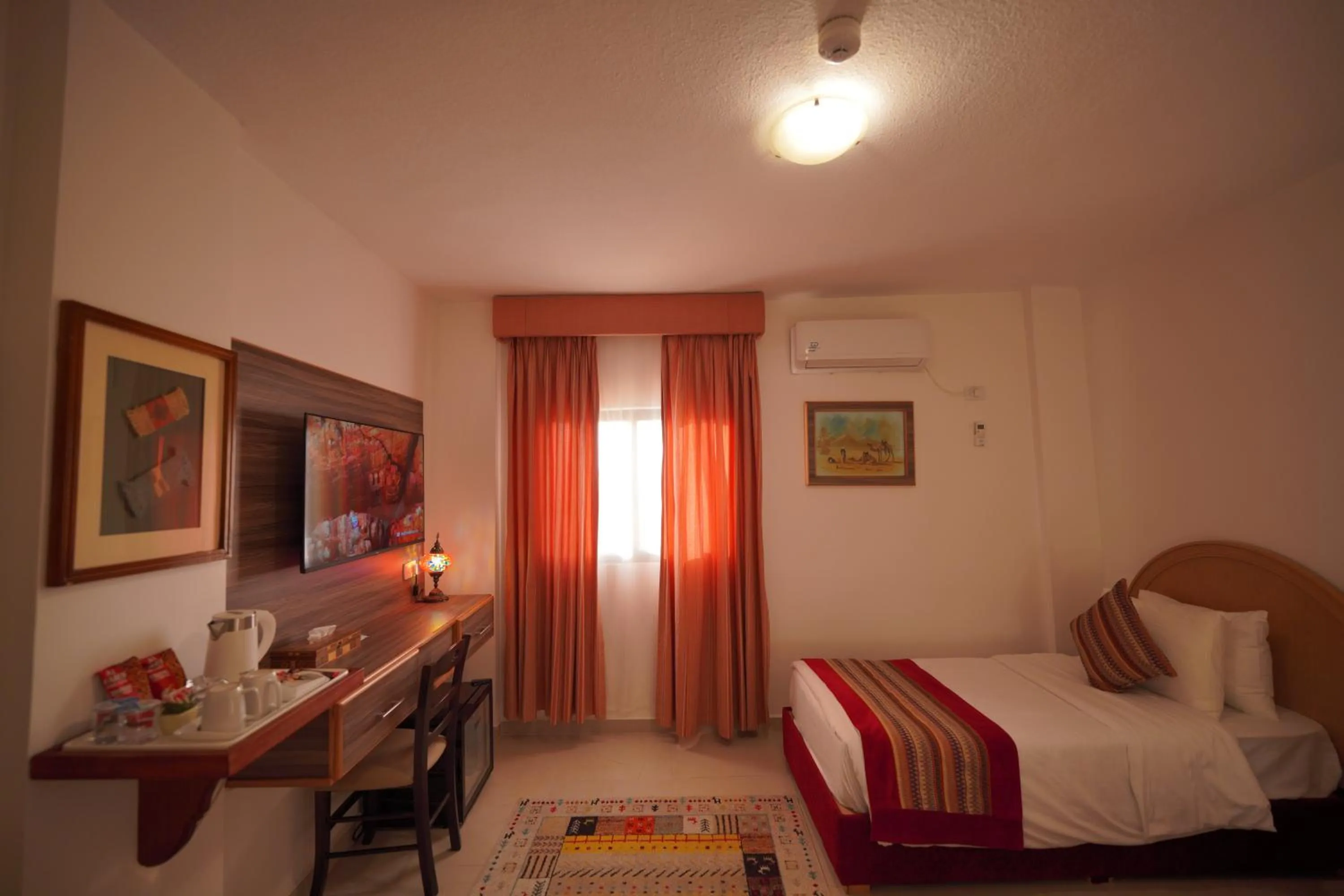 Bedroom, Bed in Petra Plaza Hotel