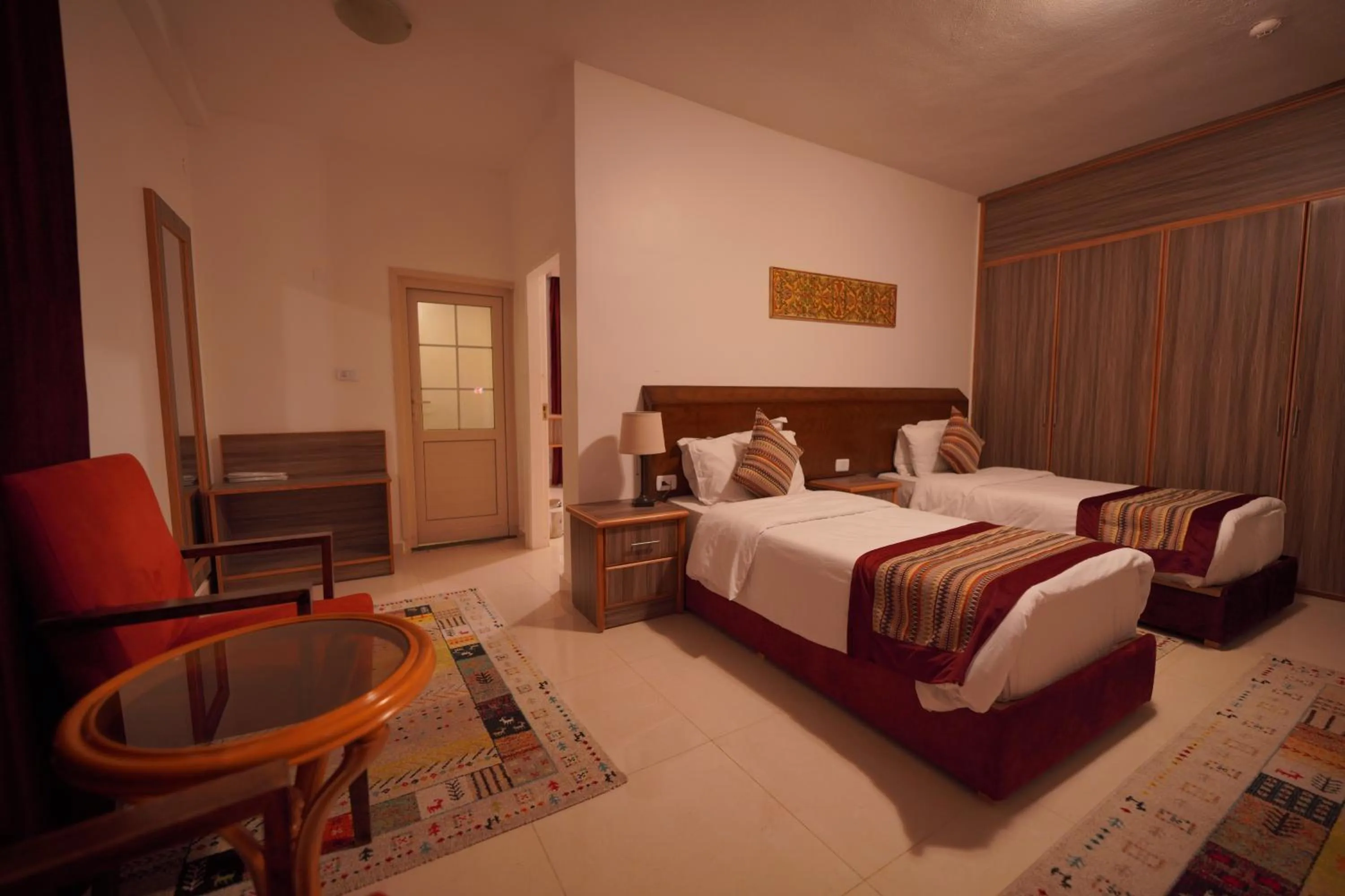 Bedroom, Bed in Petra Plaza Hotel