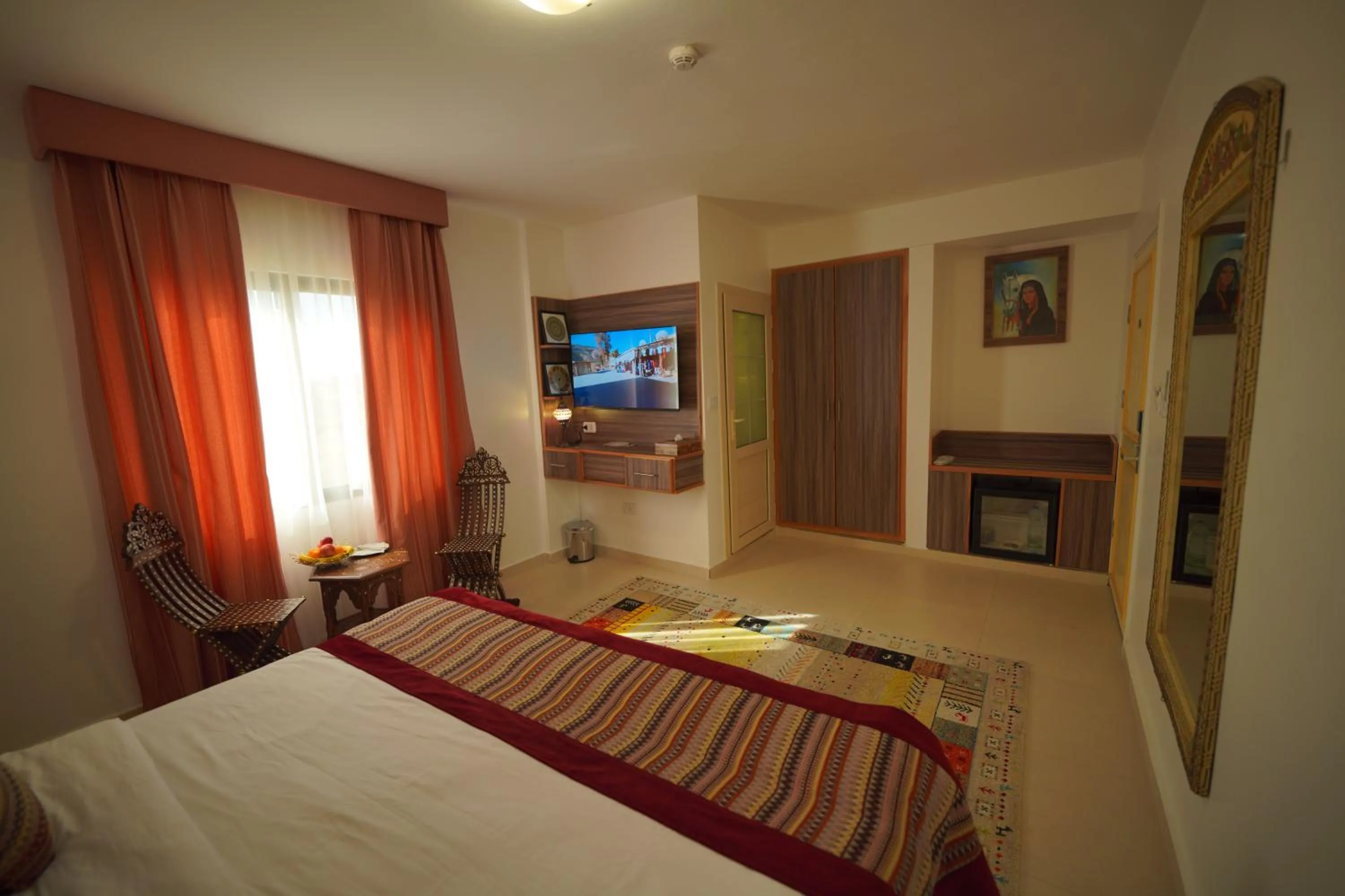 Property building, Bed in Petra Plaza Hotel