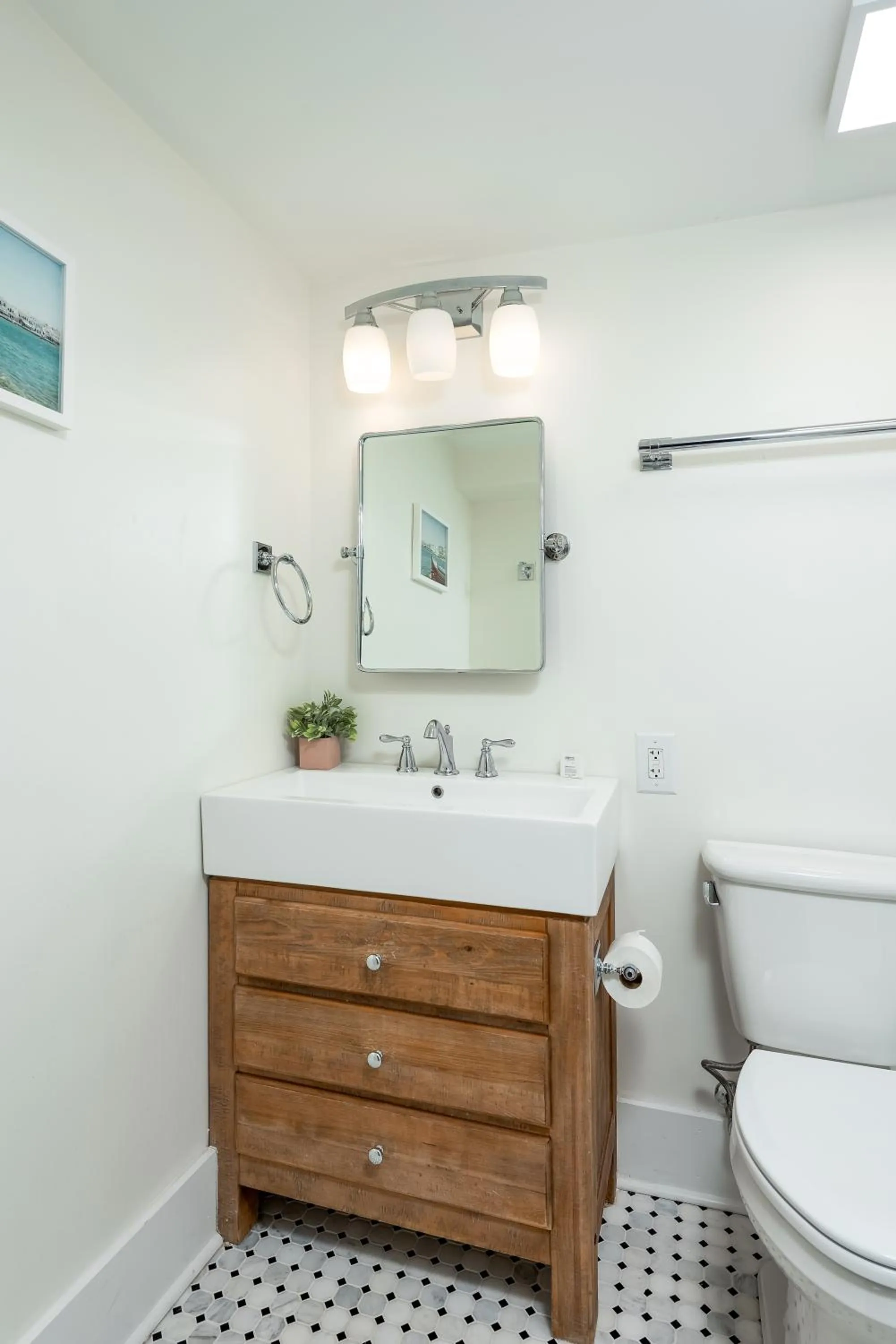 Toilet in The Quarters on Spring