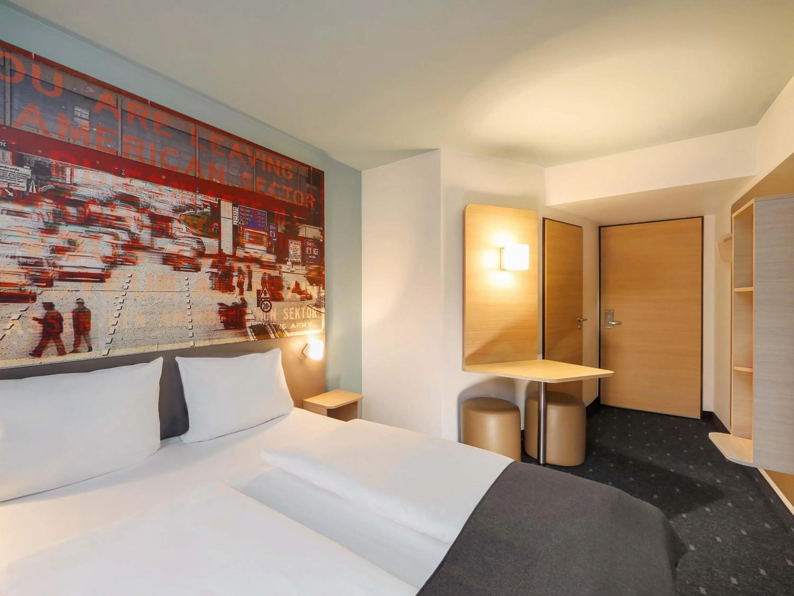 Photo of the whole room, Bed in B&B Hotel Berlin-Dreilinden