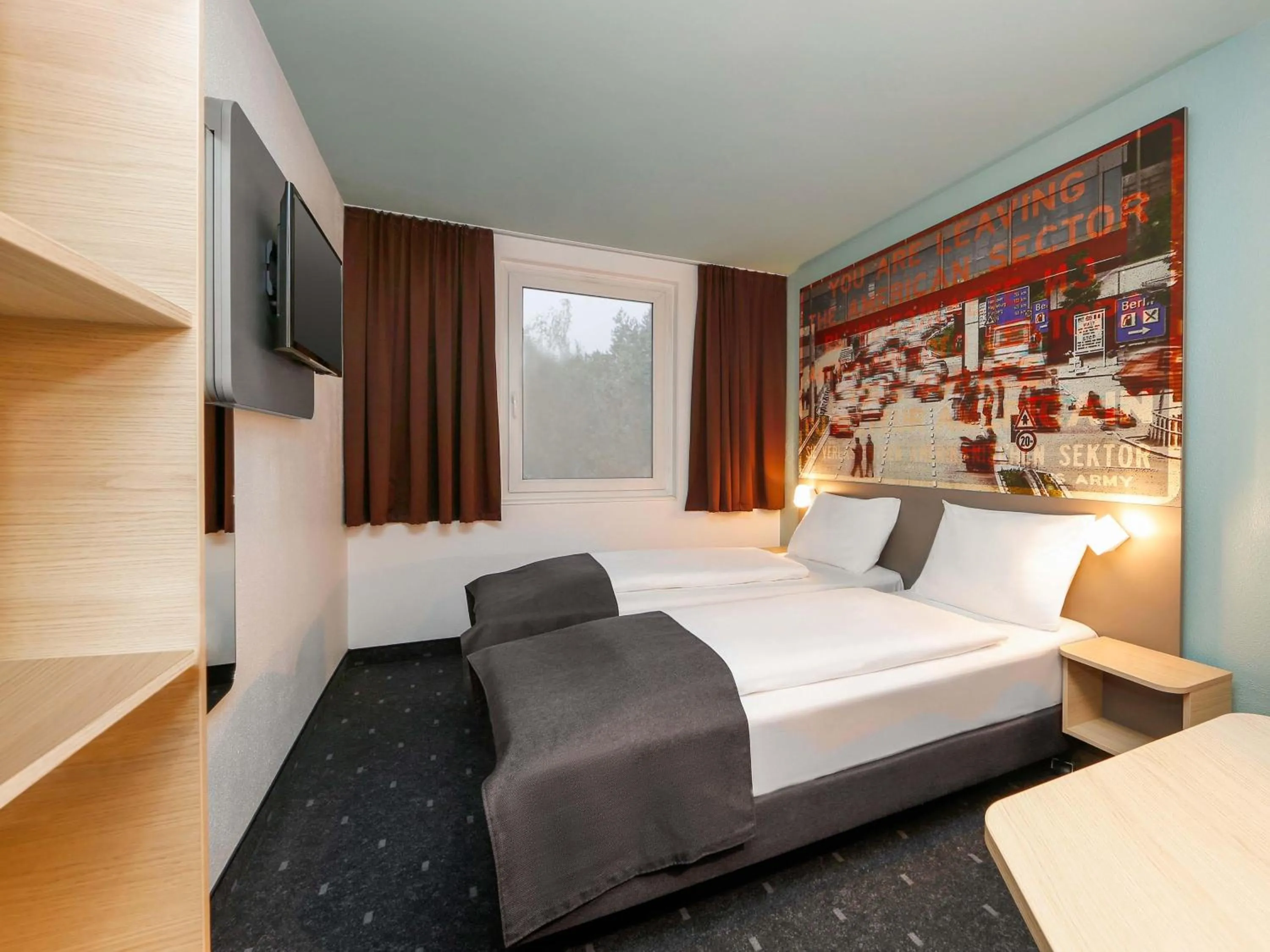 Photo of the whole room, Bed in B&B Hotel Berlin-Dreilinden