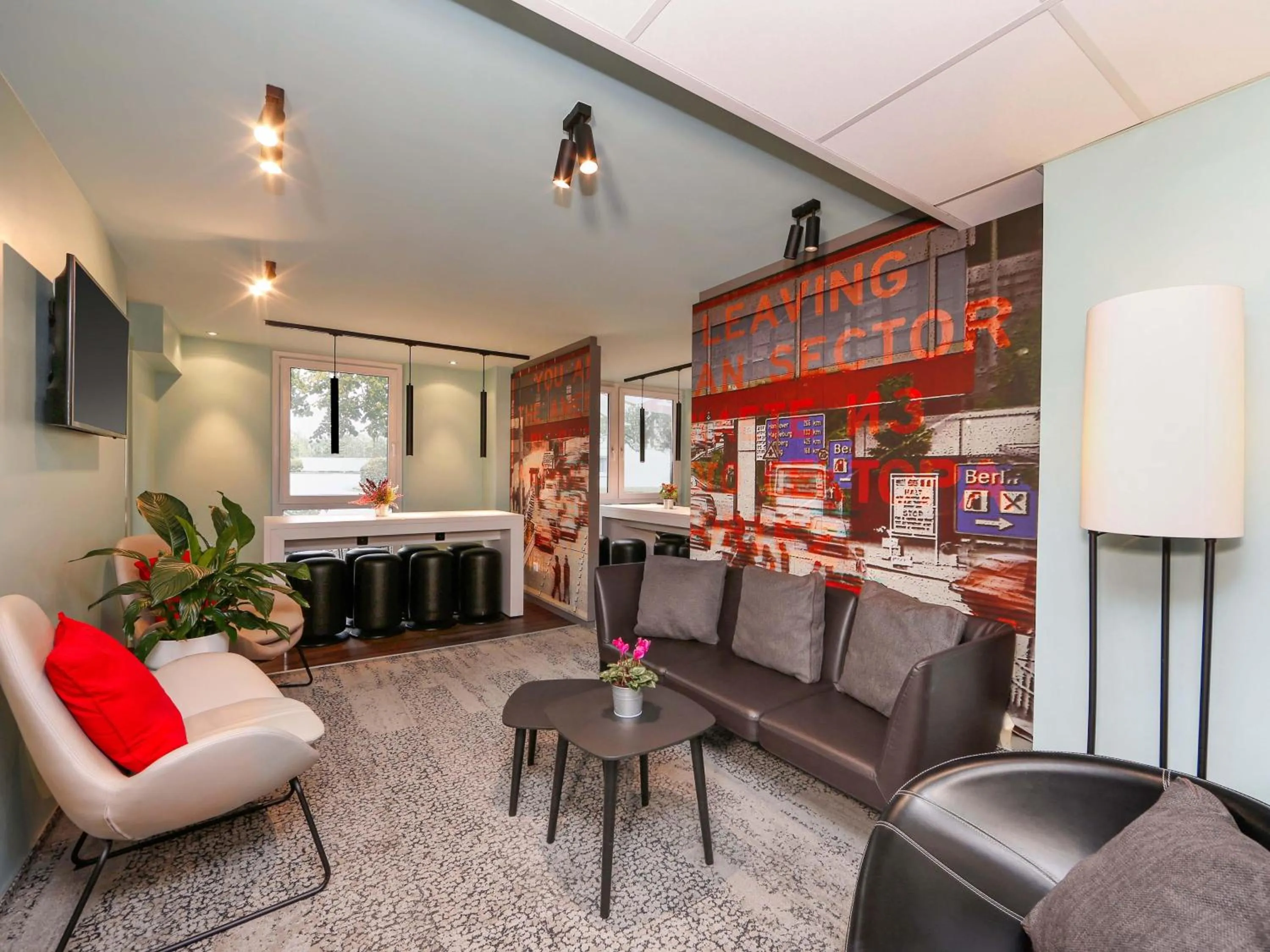 Lounge or bar in B&B Hotel Berlin-Dreilinden