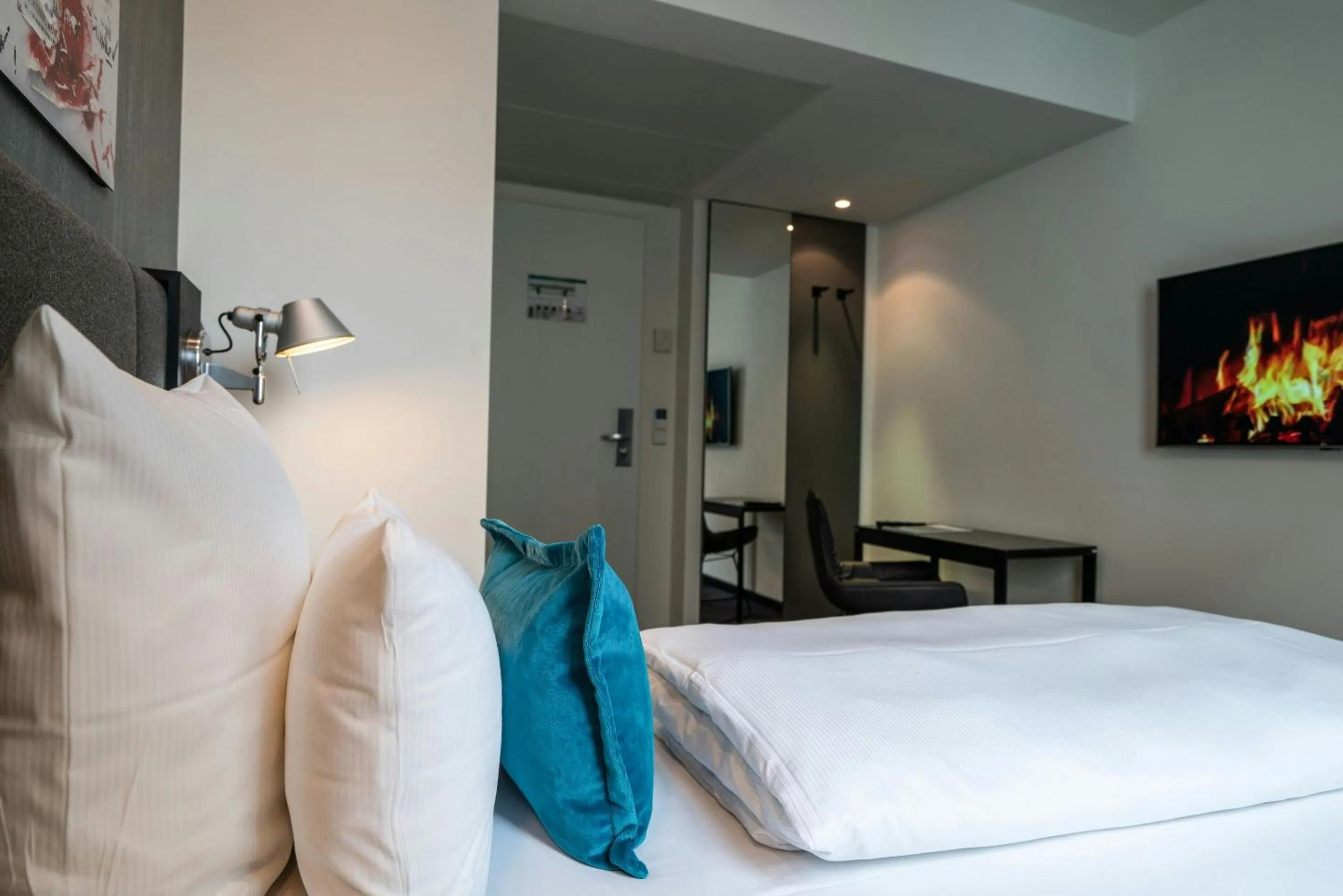 Bowling, Bed in Motel One Berlin Mitte