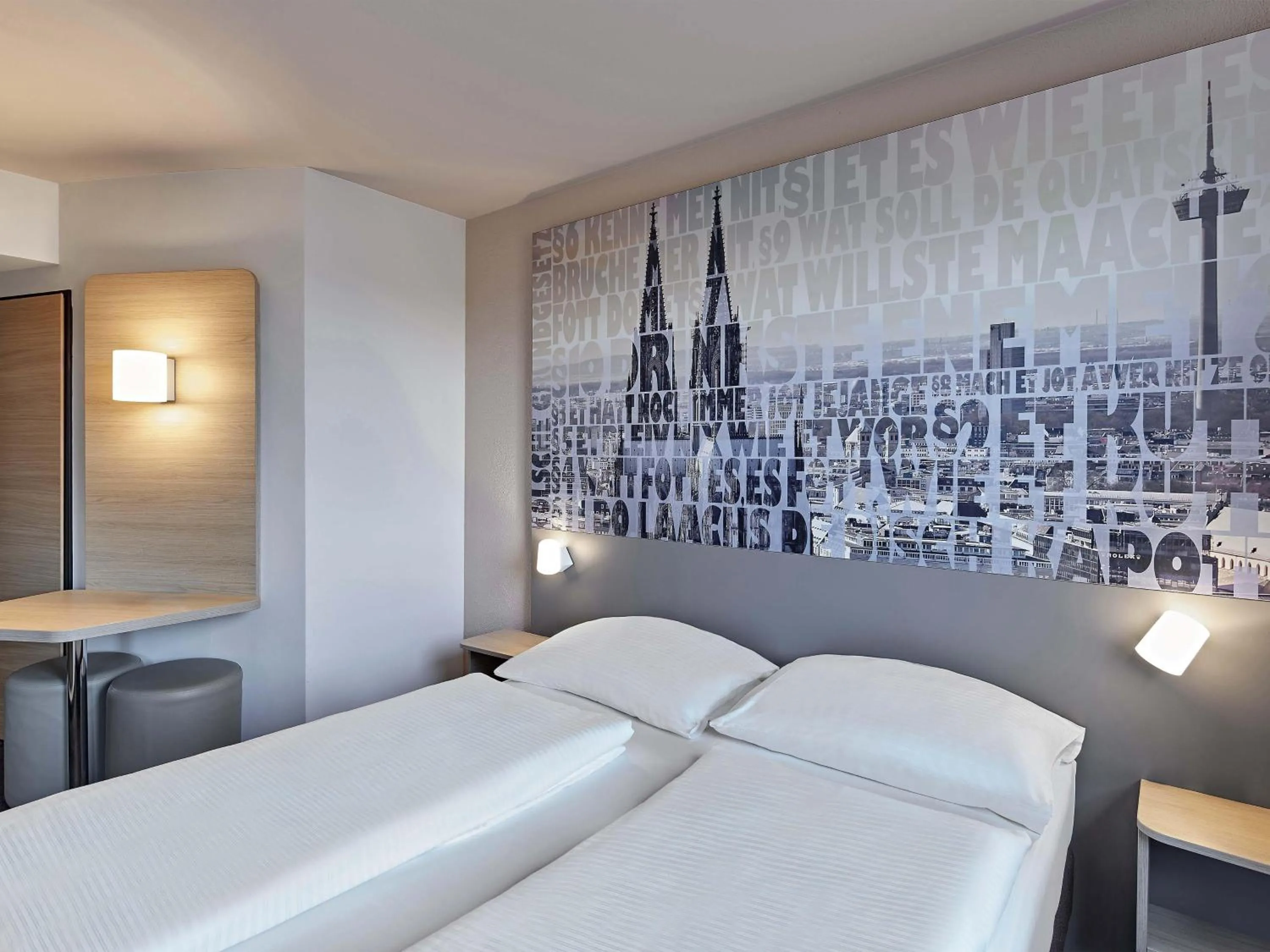 Photo of the whole room, Bed in B&B Hotel Köln-West