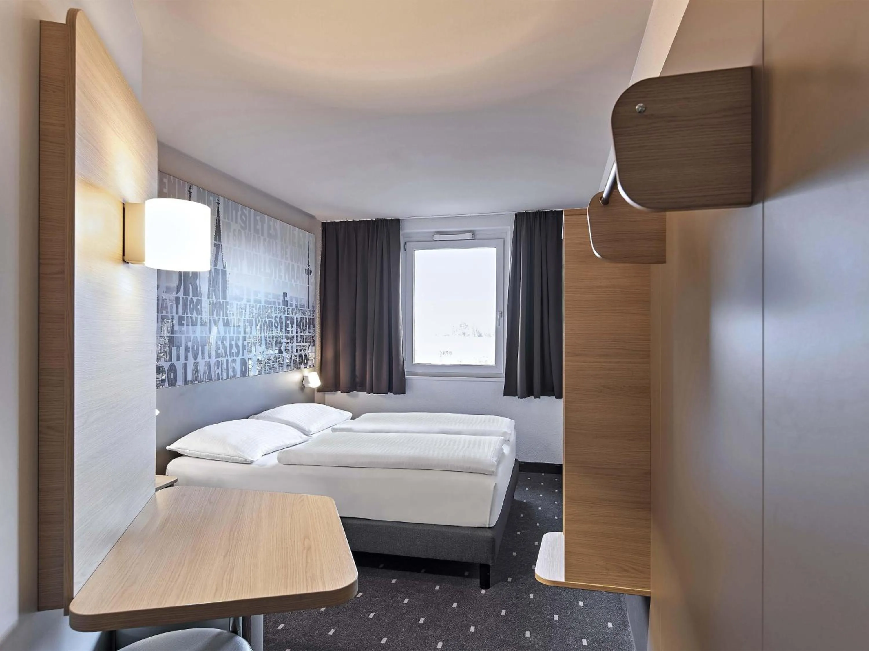 Photo of the whole room, Bed in B&B Hotel Köln-West