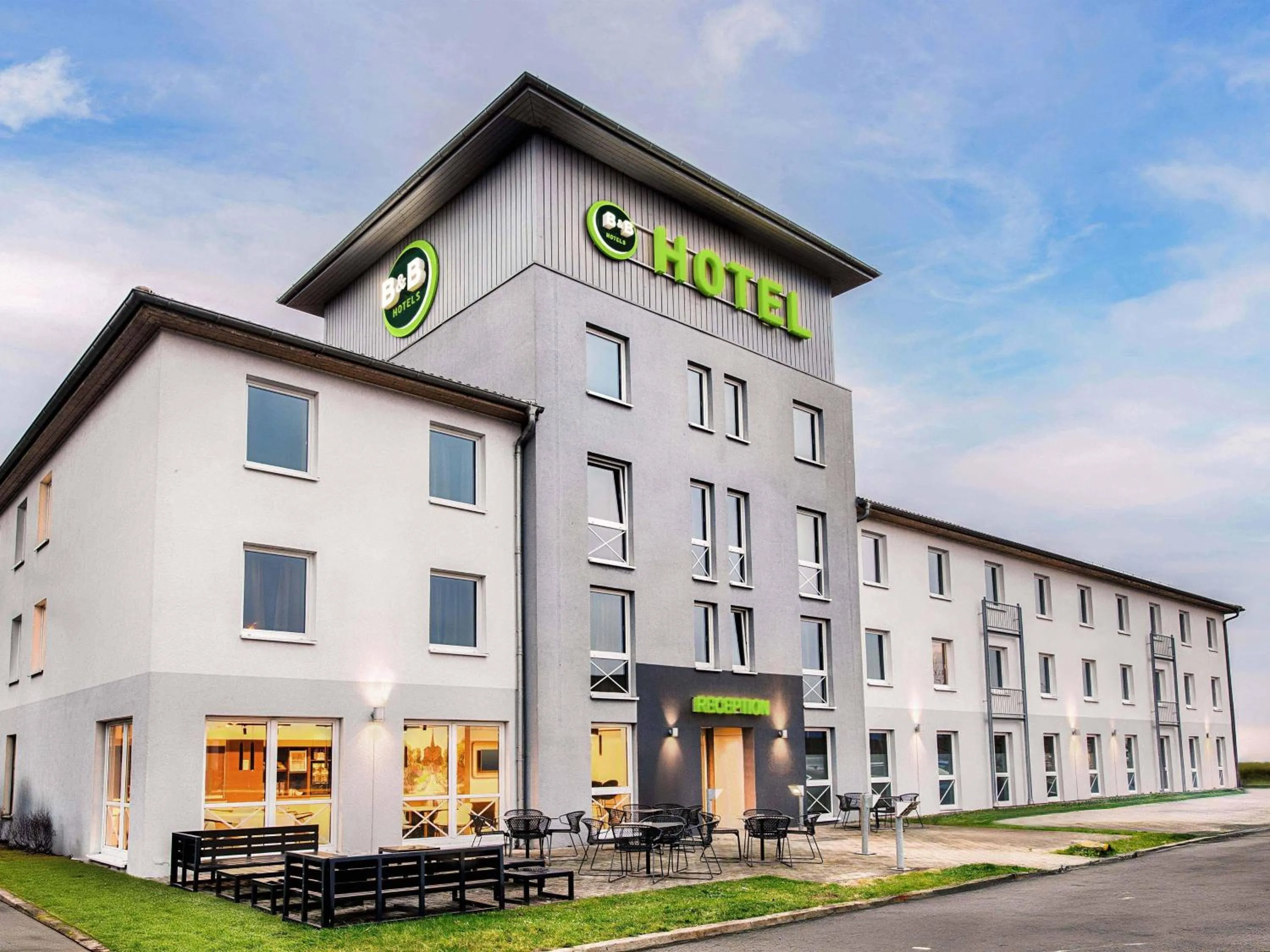 Property building in B&B Hotel Kassel-Süd