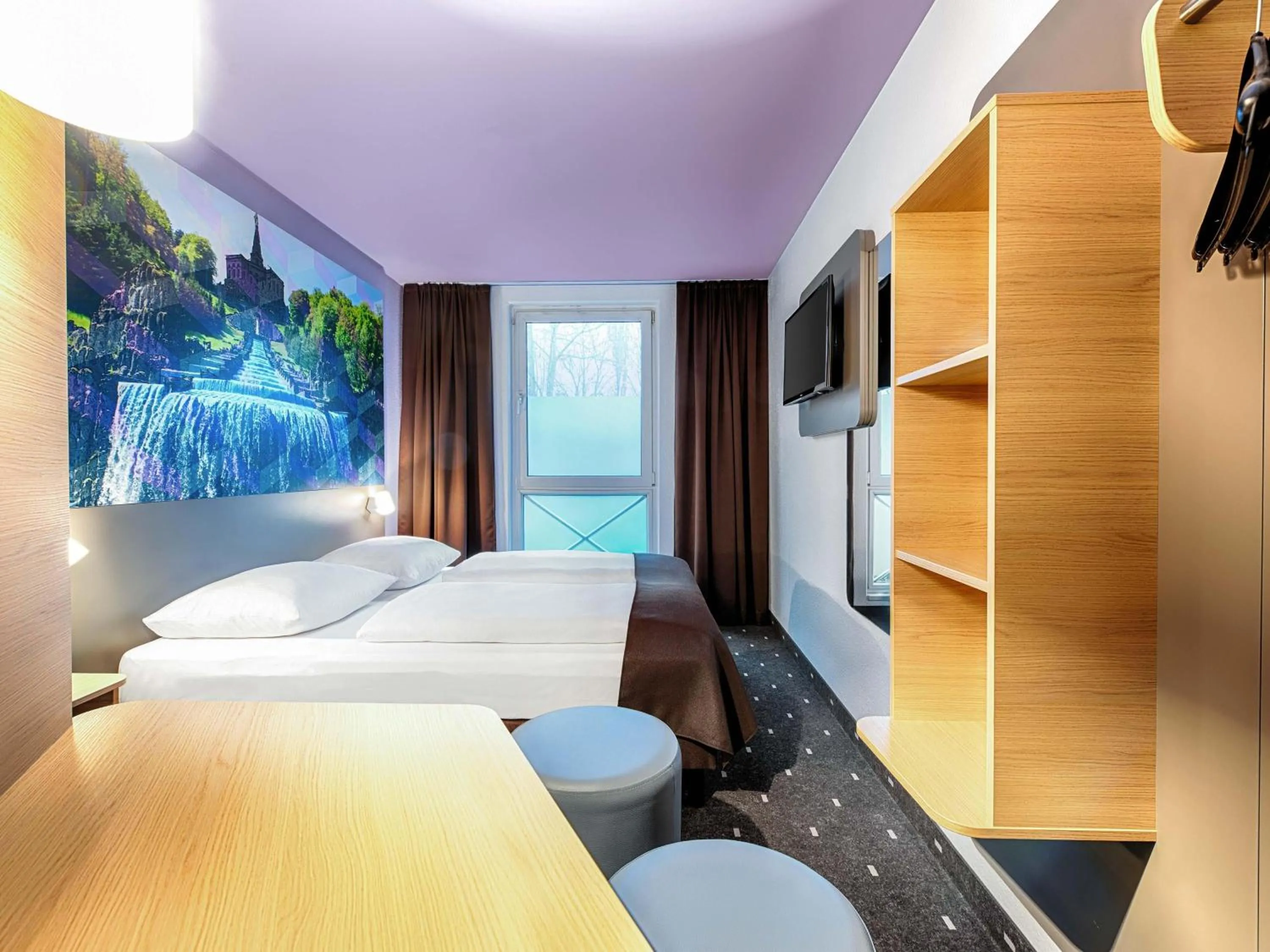 Photo of the whole room, Bed in B&B Hotel Kassel-Süd