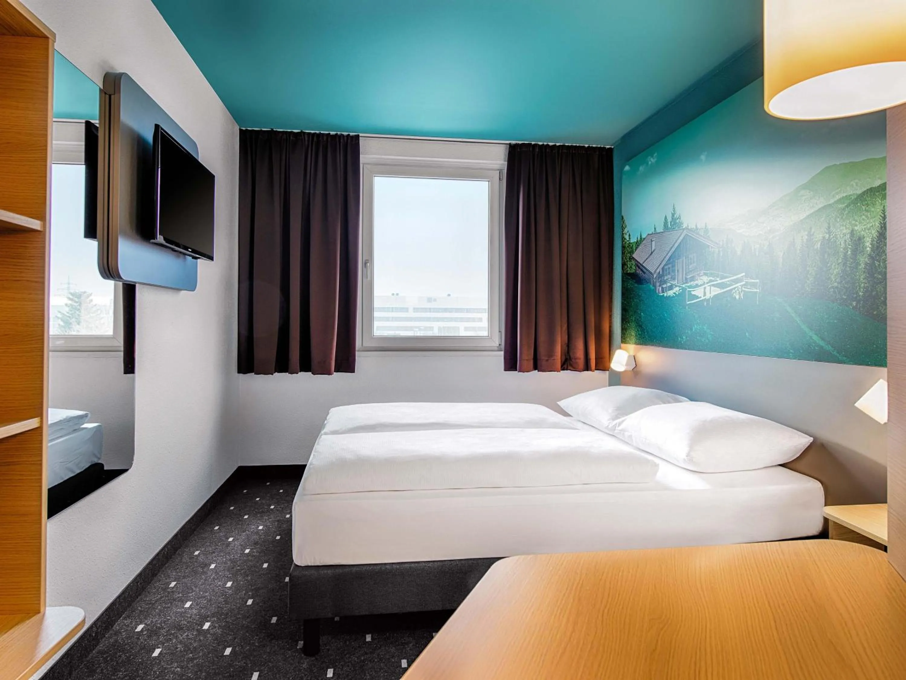 Bed in B&B Hotel München-Putzbrunn