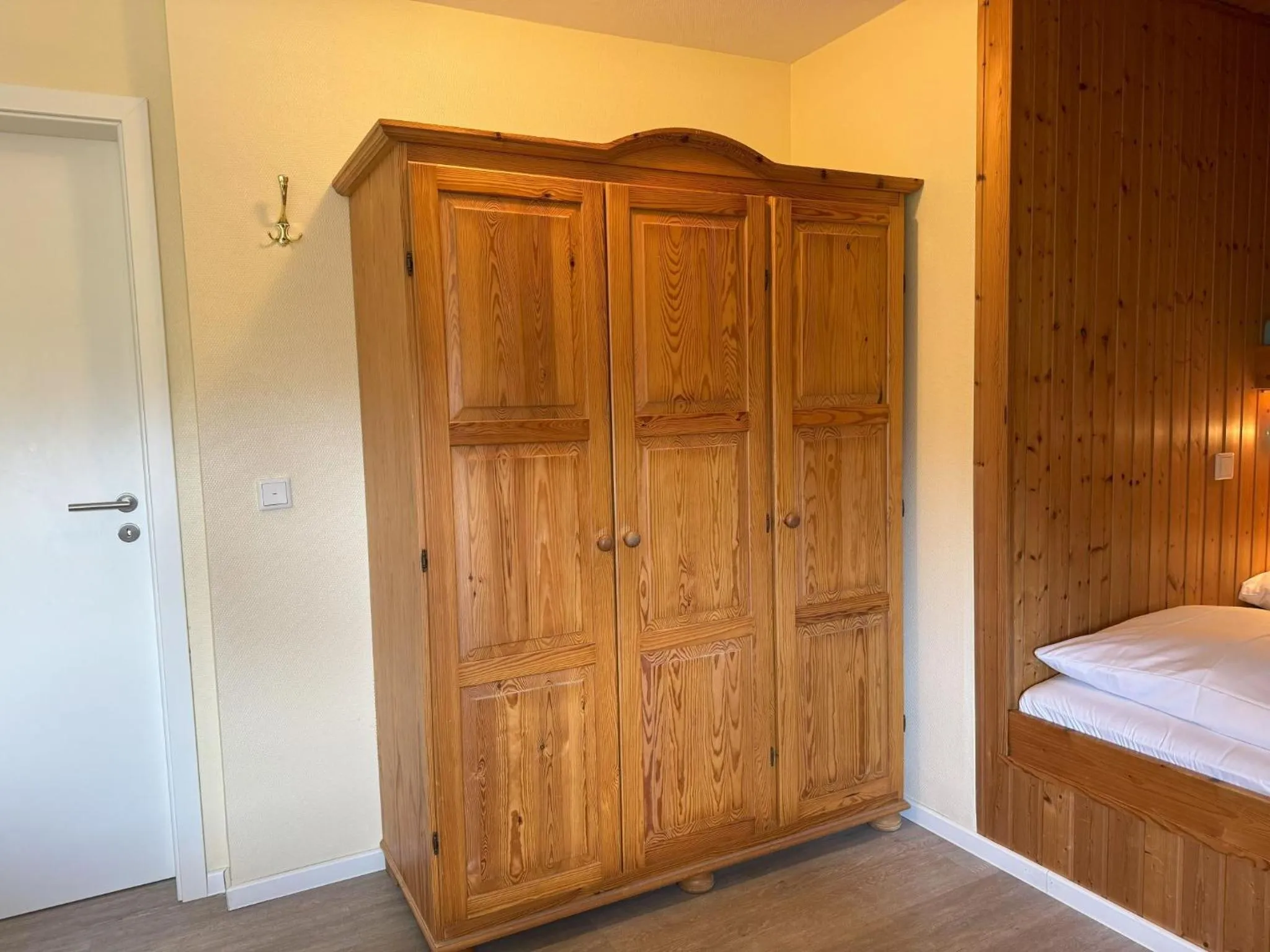 wardrobe, Bed in Reiterhof Wollesen