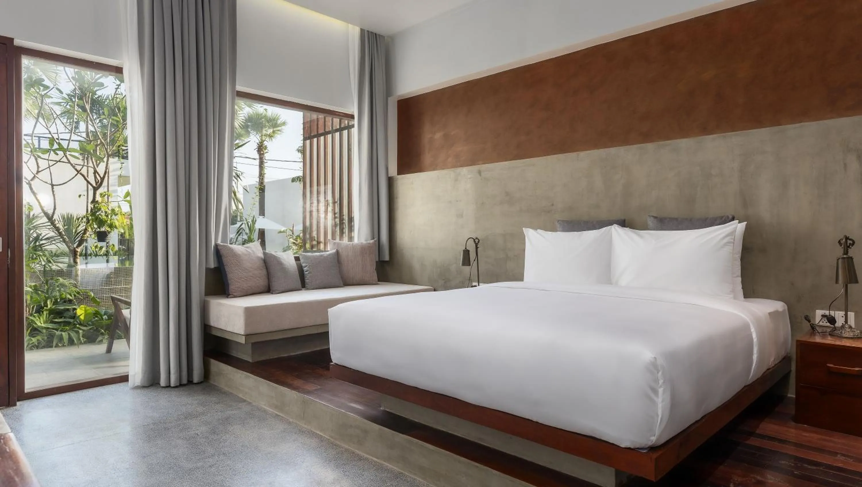 Pool view, Bed in Shintana Saya La Maison