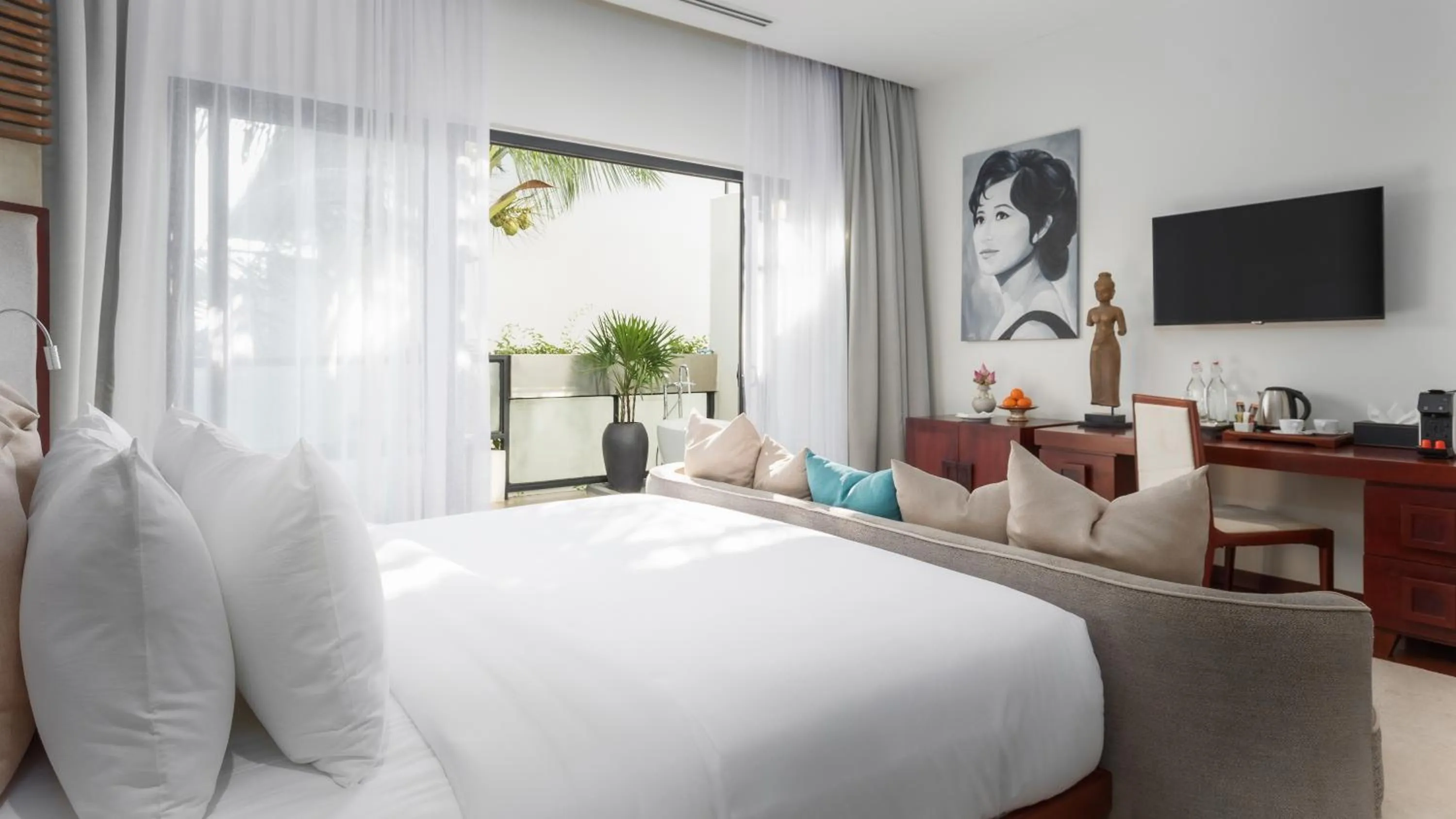 View (from property/room), Bed in Shintana Saya La Maison