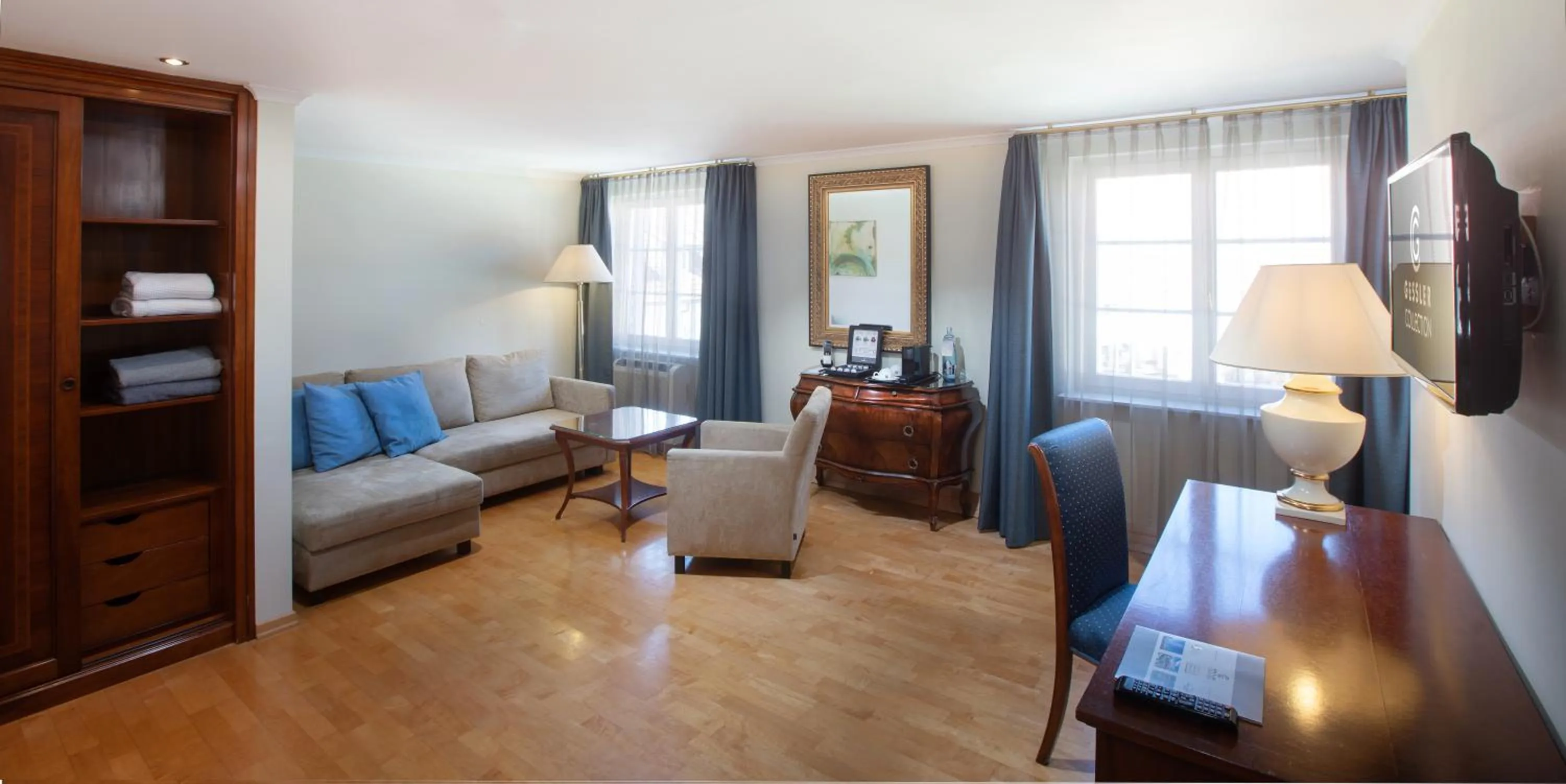 Living room in Schloss Reinach