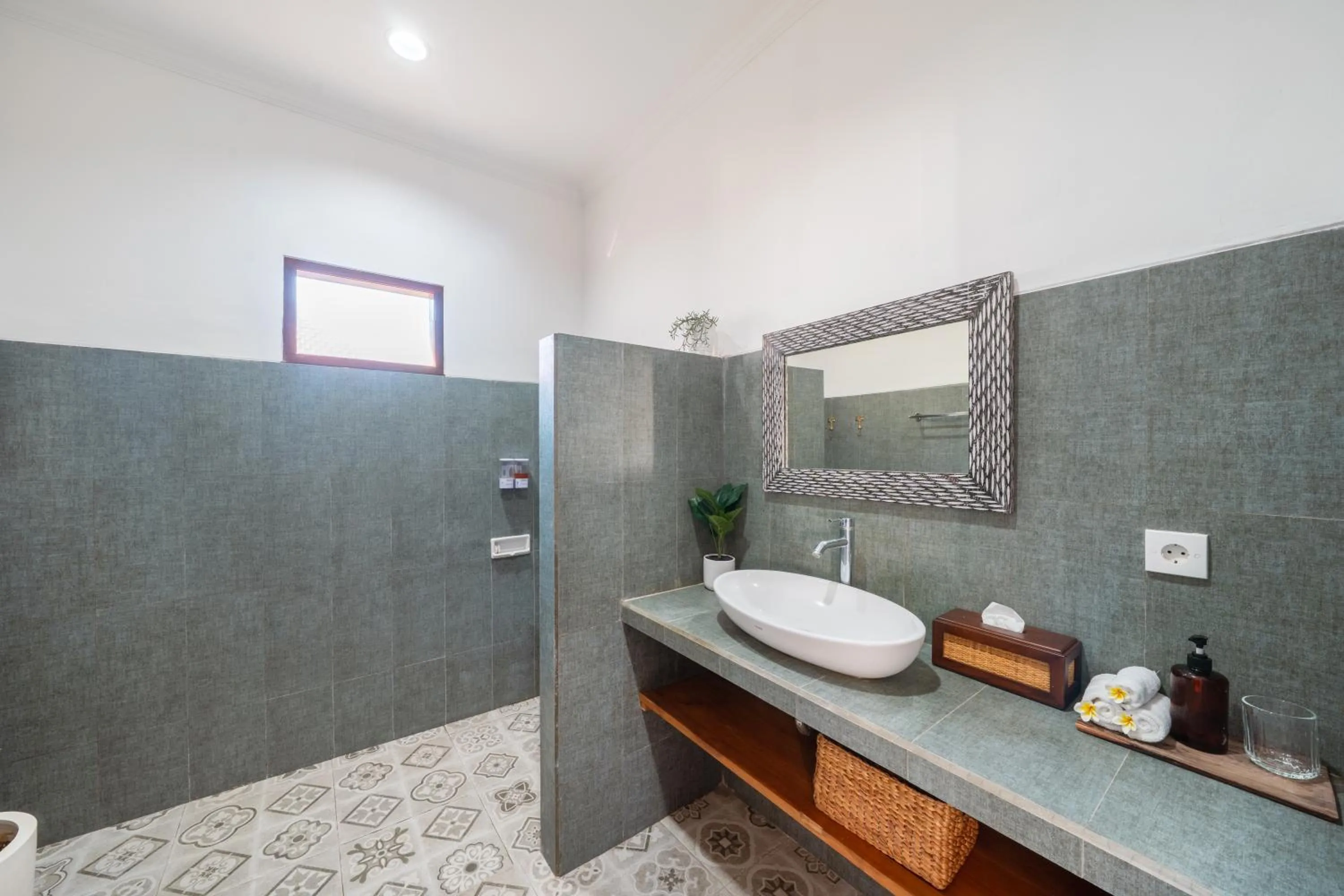 Nusa Indah Onai Hotel