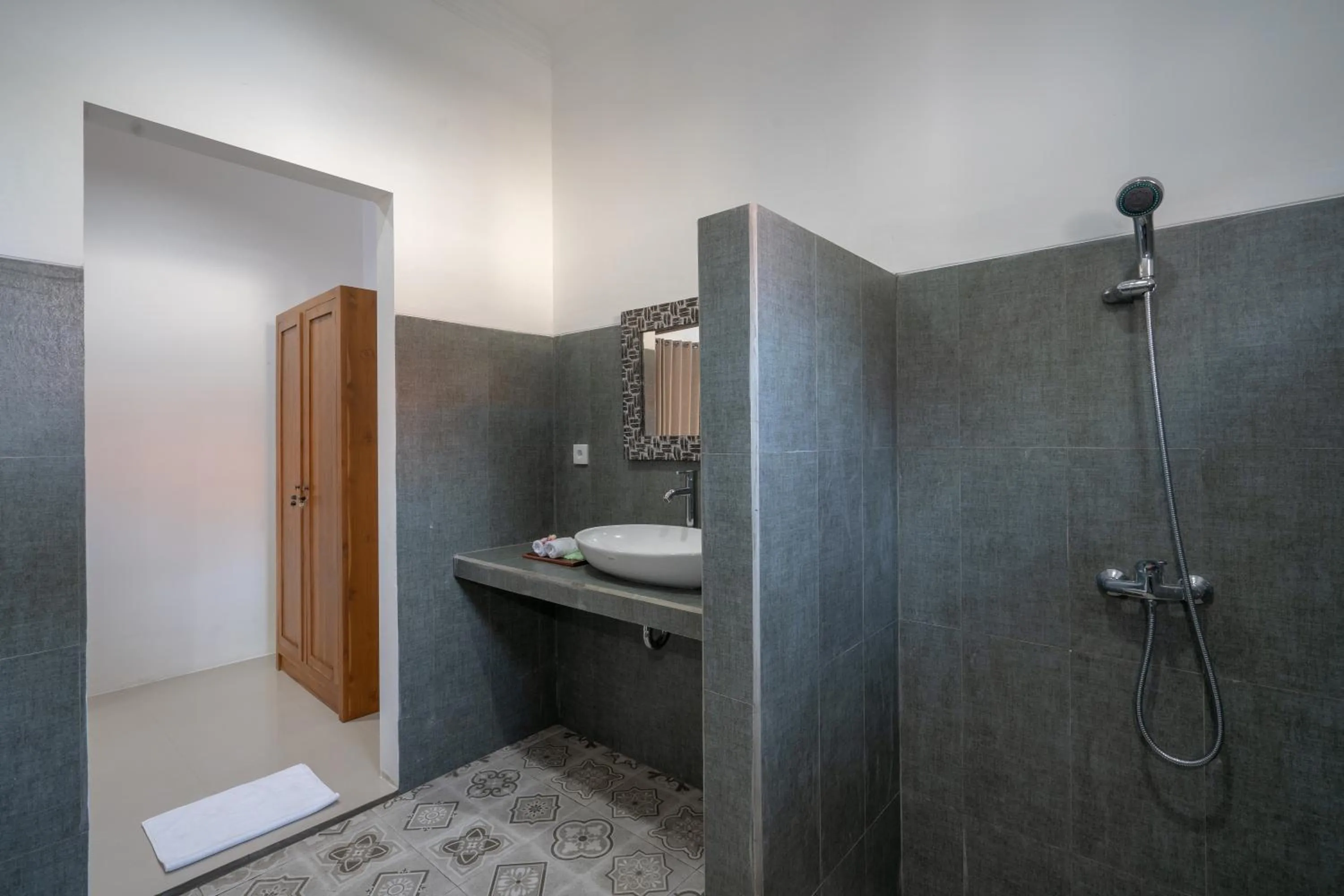 Nusa Indah Onai Hotel