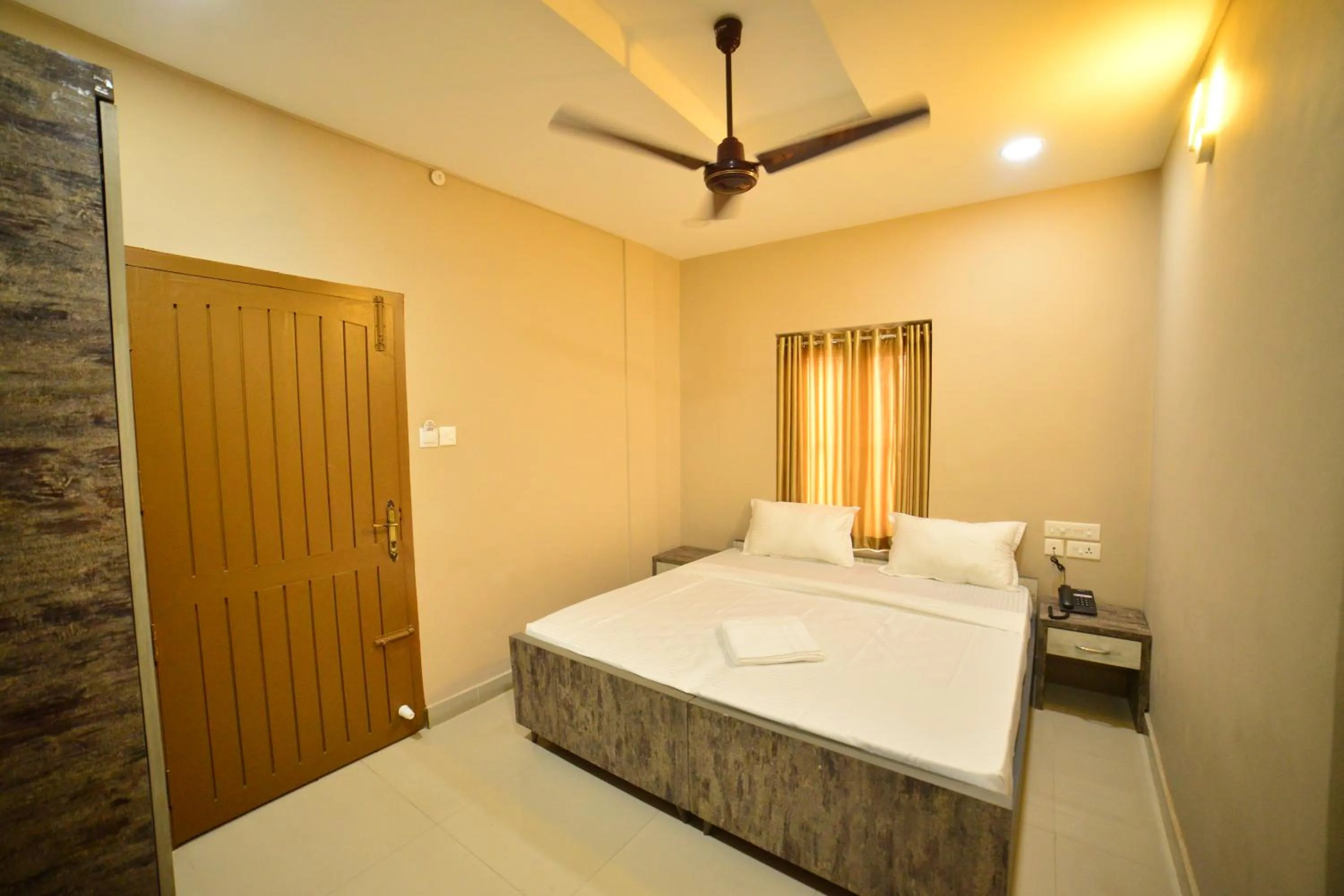 Bedroom, Bed in Hotel Priya