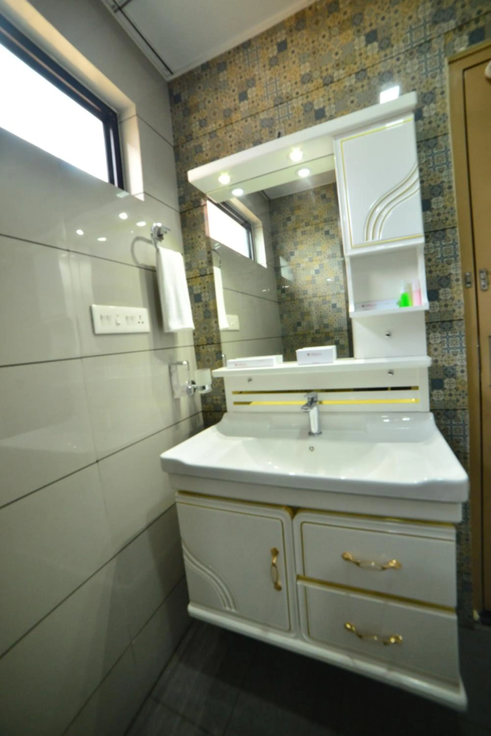 Bathroom in Hotel Priya