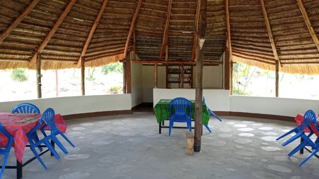 Restaurant/places to eat in Tangi Safari Lodge