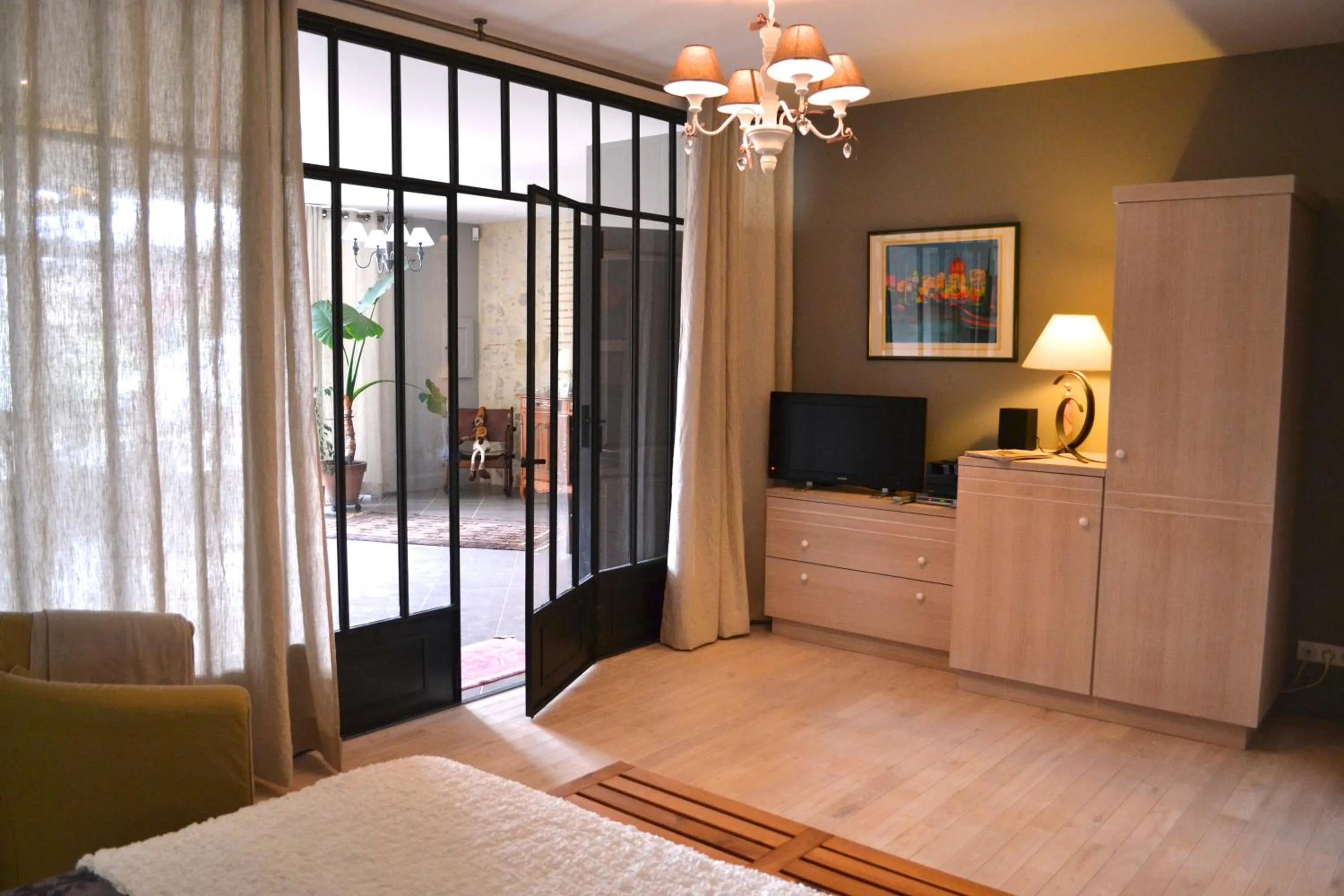 Bedroom, Bed in les tamaris