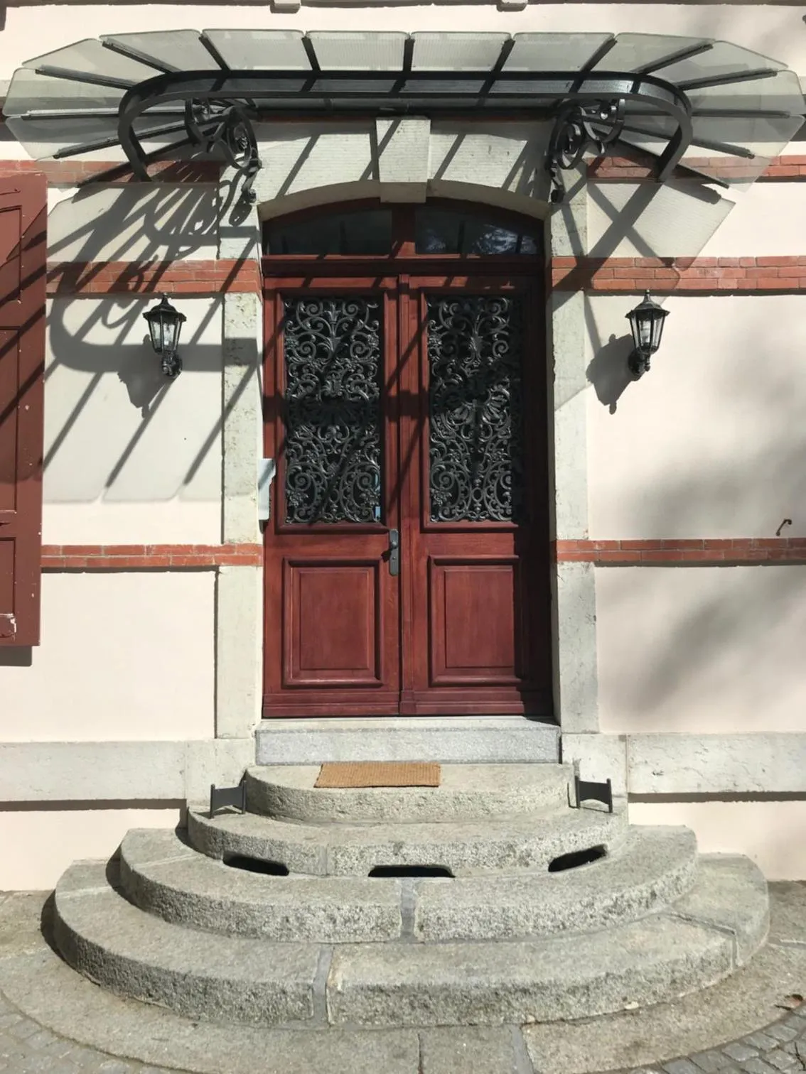 Facade/entrance in Le Manoir de l'Oselière & Spa