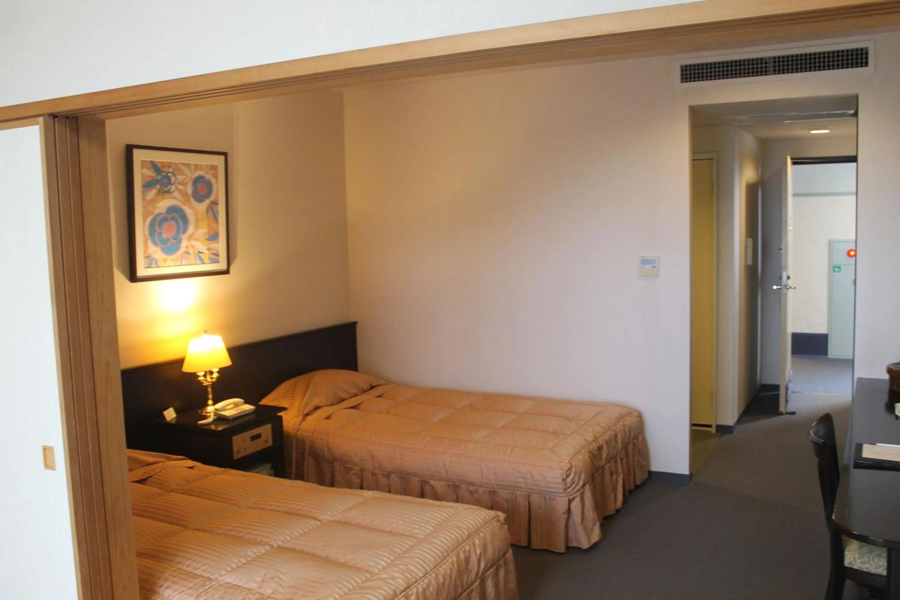 Photo of the whole room, Bed in The Gran Resort Oumi Maiko