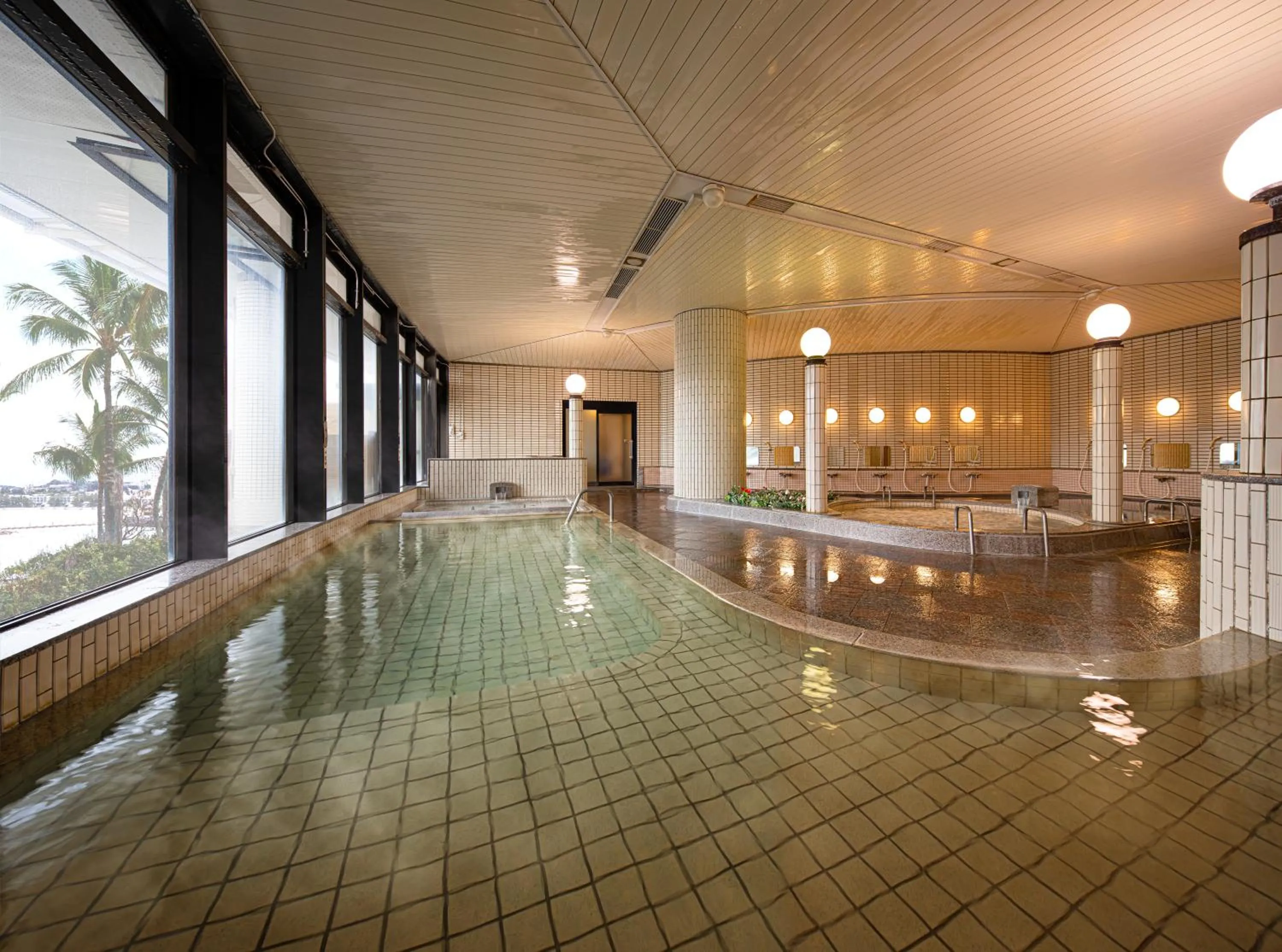 Hot Spring Bath in The Gran Resort Elegante Shirahama