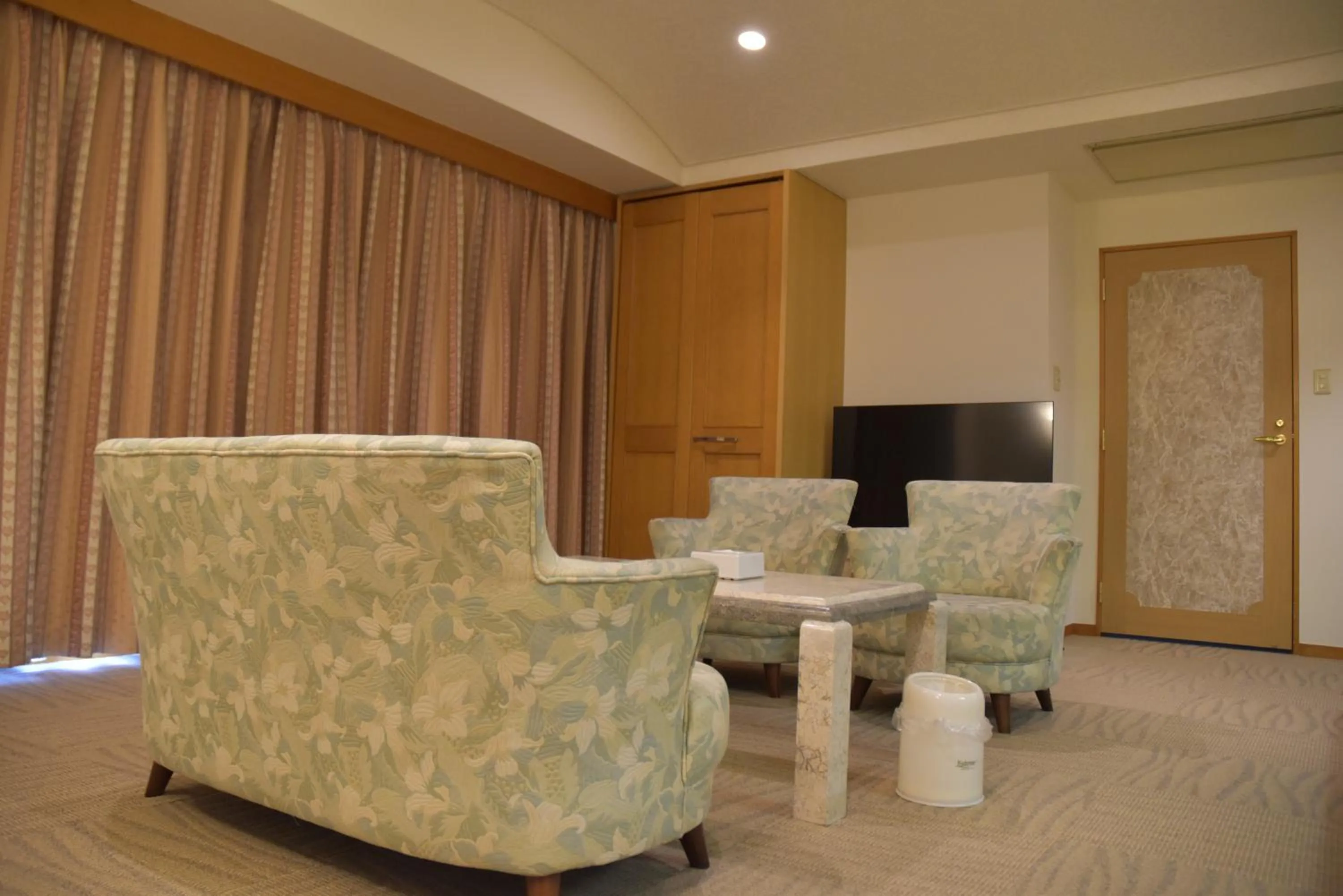 Photo of the whole room in The Gran Resort Elegante Awajishima