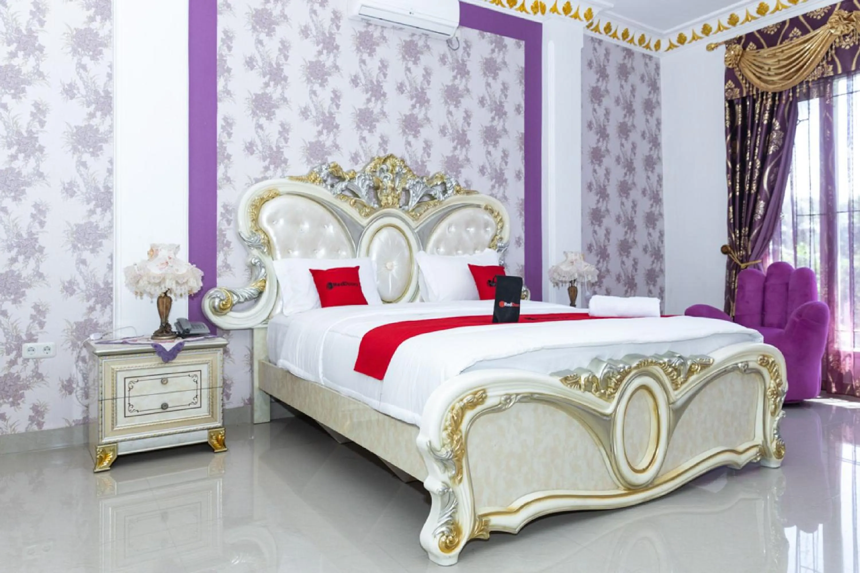 Bedroom, Bed in RedDoorz Premium @ Sea Residence Manado