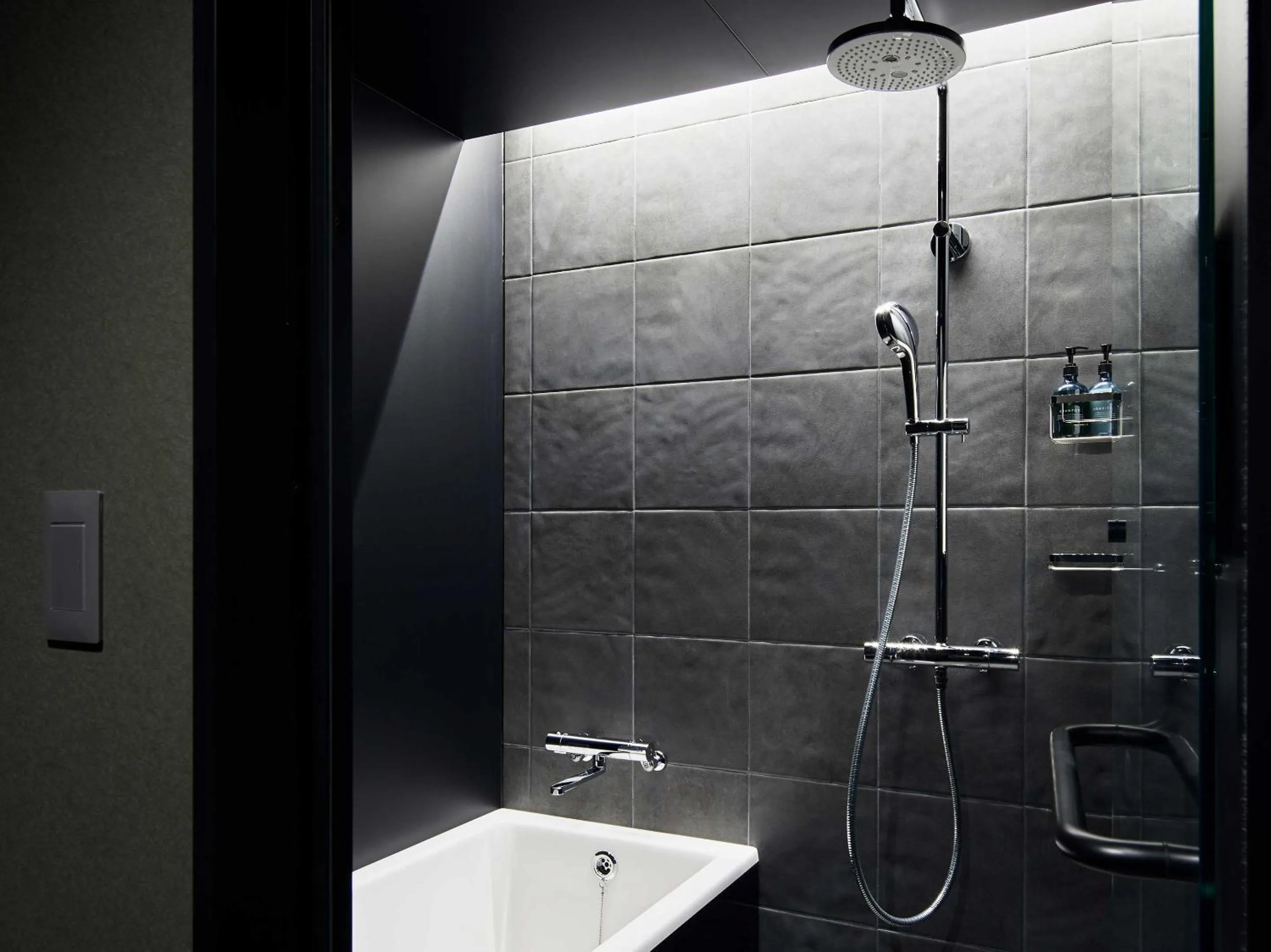 Bathroom in sequence KYOTO GOJO