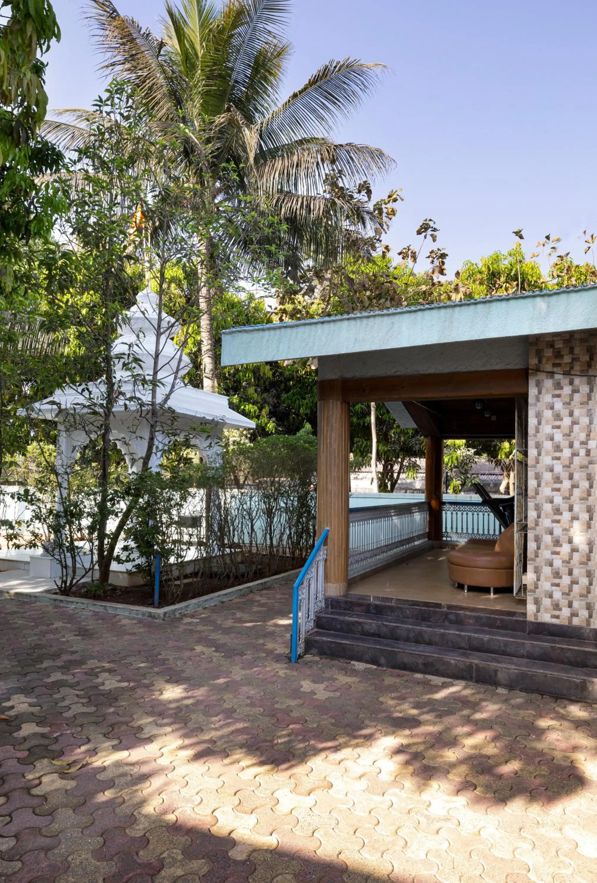Facade/entrance in Geeta Bhawan Villa