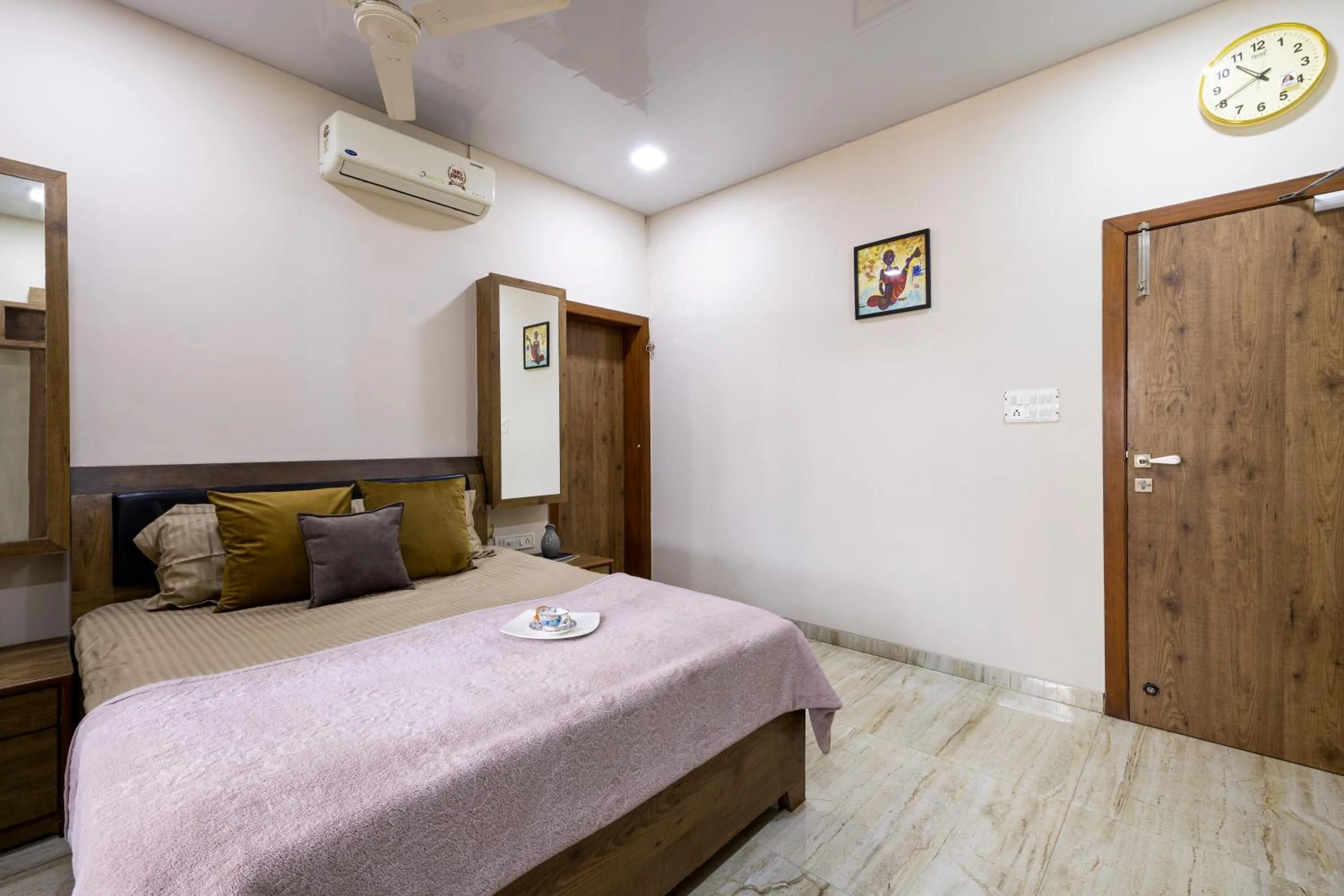 Bedroom, Bed in Geeta Bhawan Villa