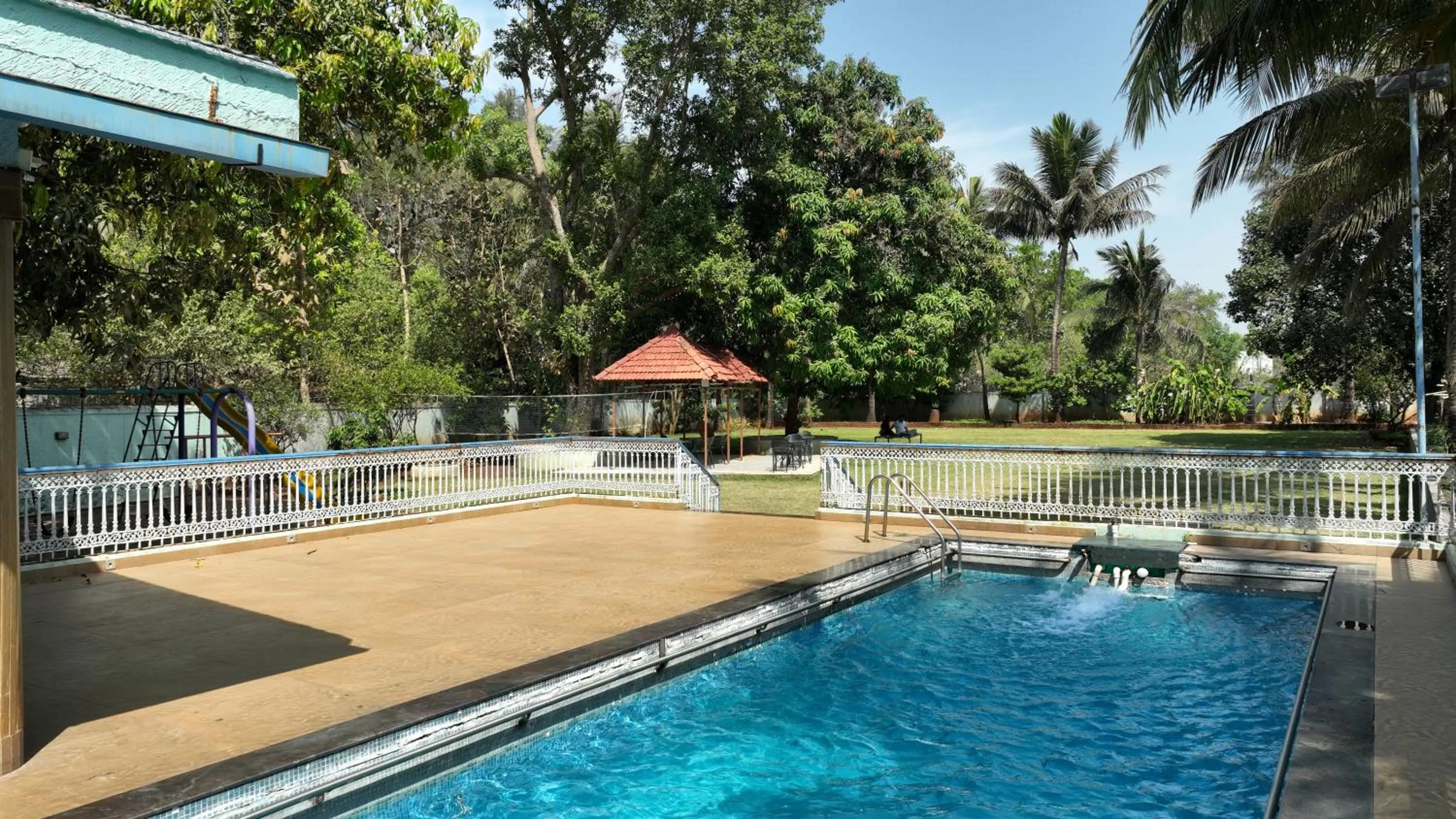 Swimming pool in Geeta Bhawan Villa