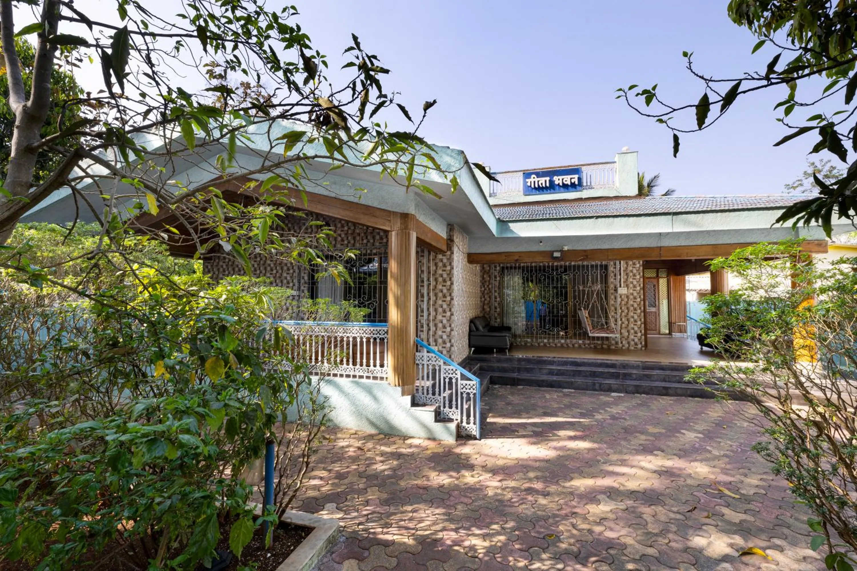 Facade/entrance in Geeta Bhawan Villa