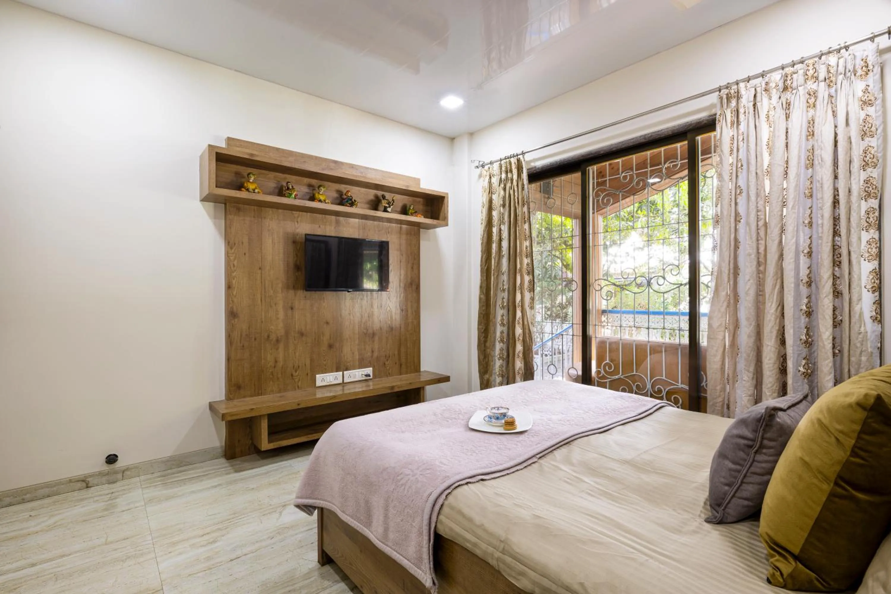 Bedroom, Bed in Geeta Bhawan Villa