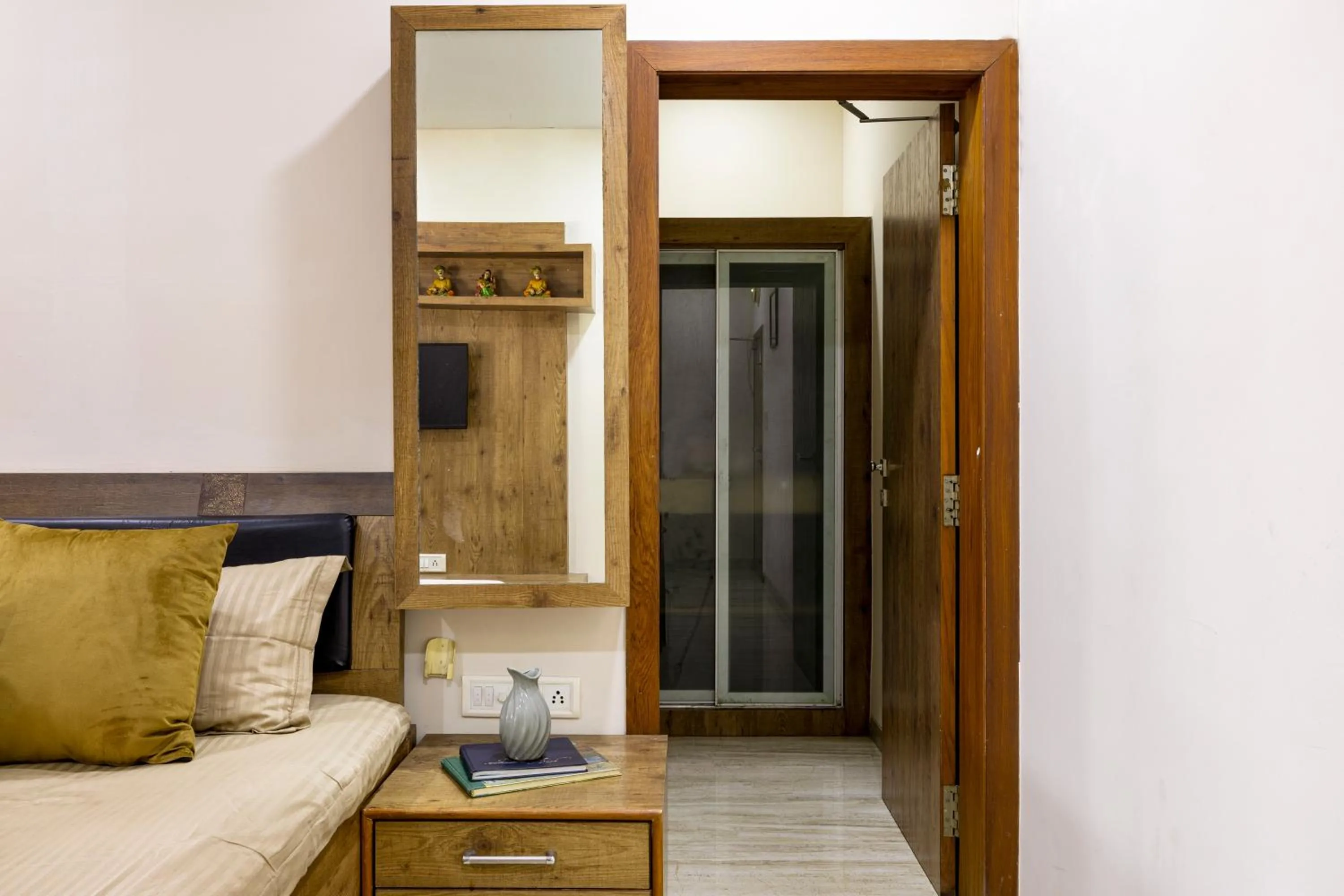 wardrobe, Bed in Geeta Bhawan Villa