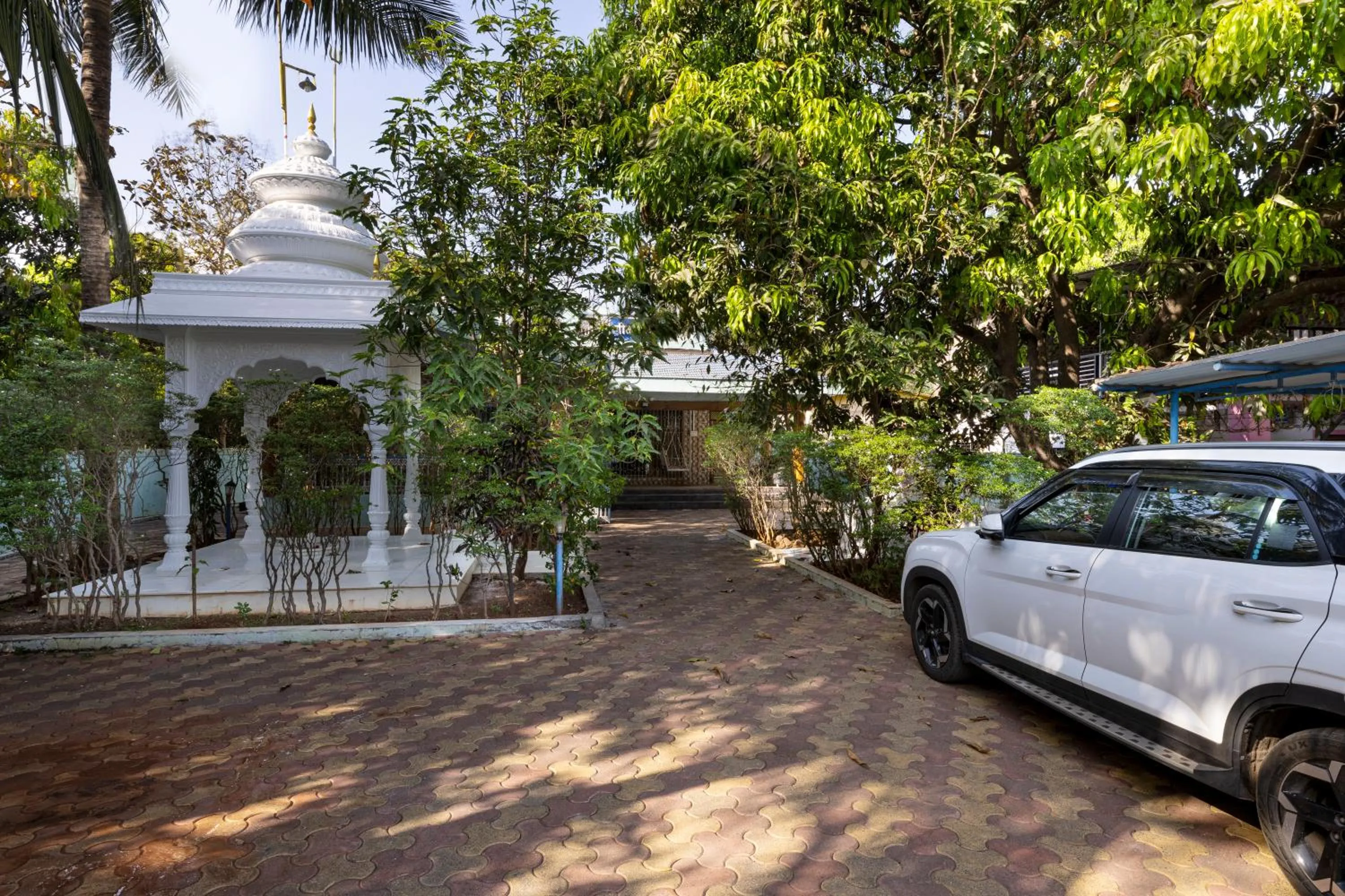 Parking in Geeta Bhawan Villa