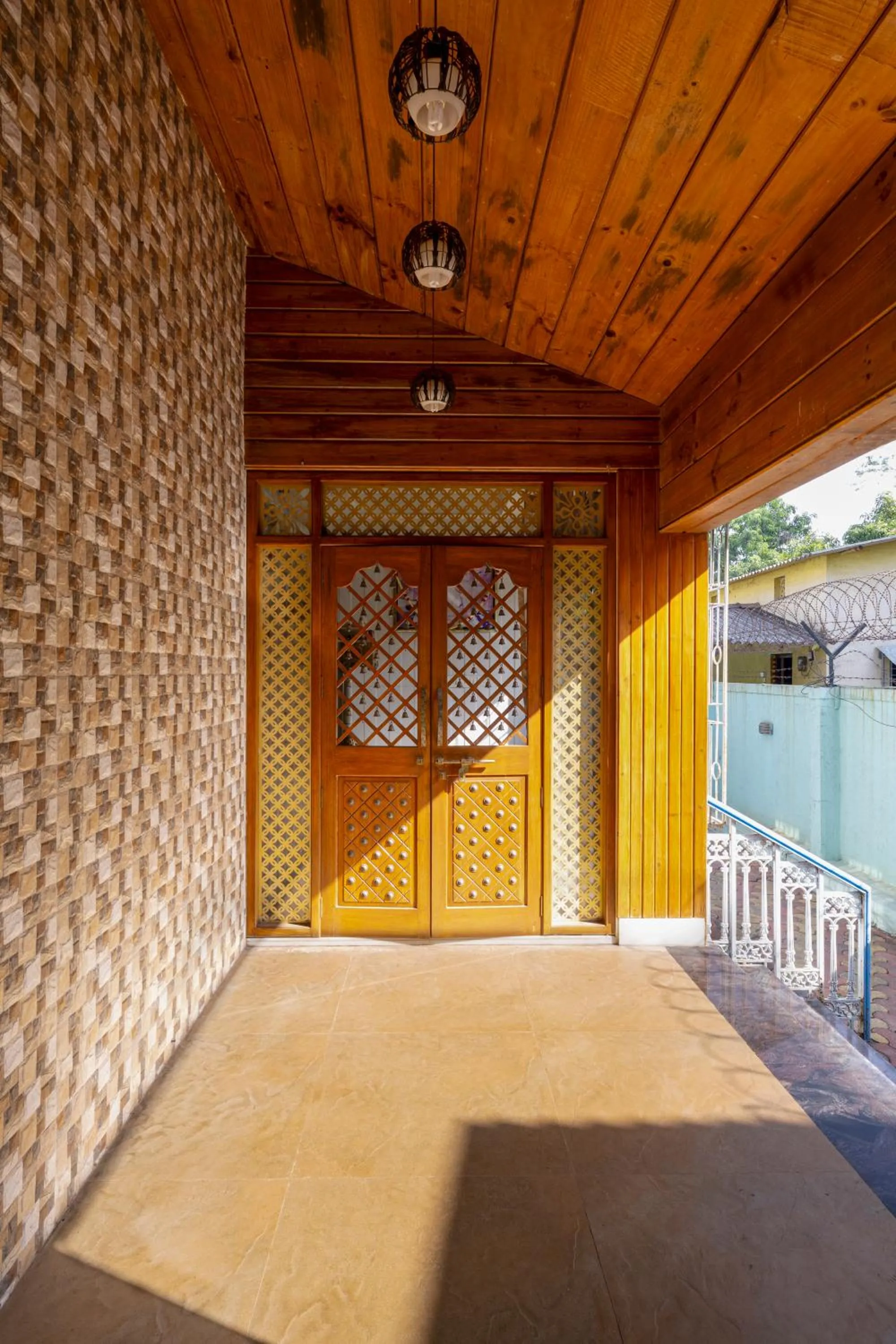 Facade/entrance in Geeta Bhawan Villa