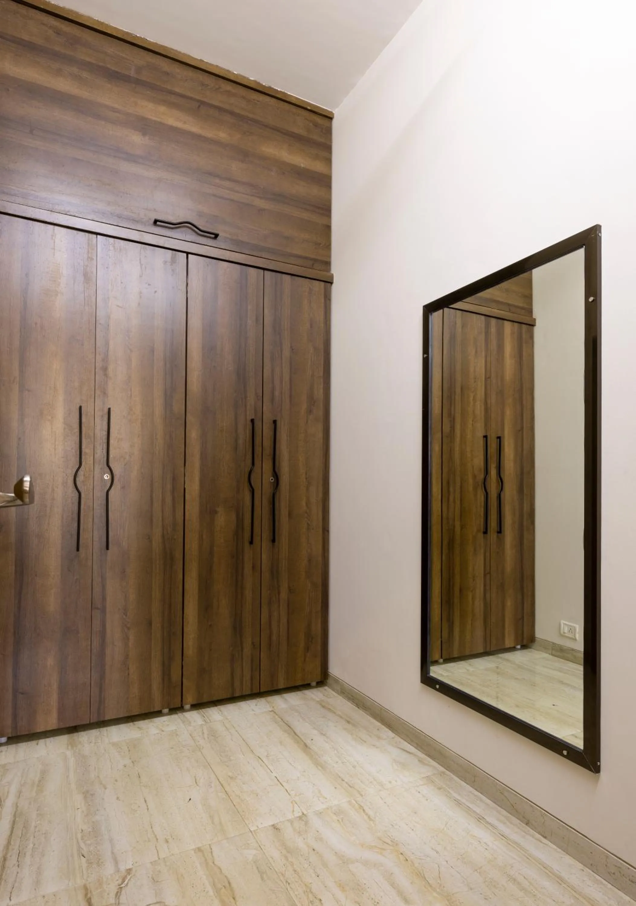 wardrobe in Geeta Bhawan Villa