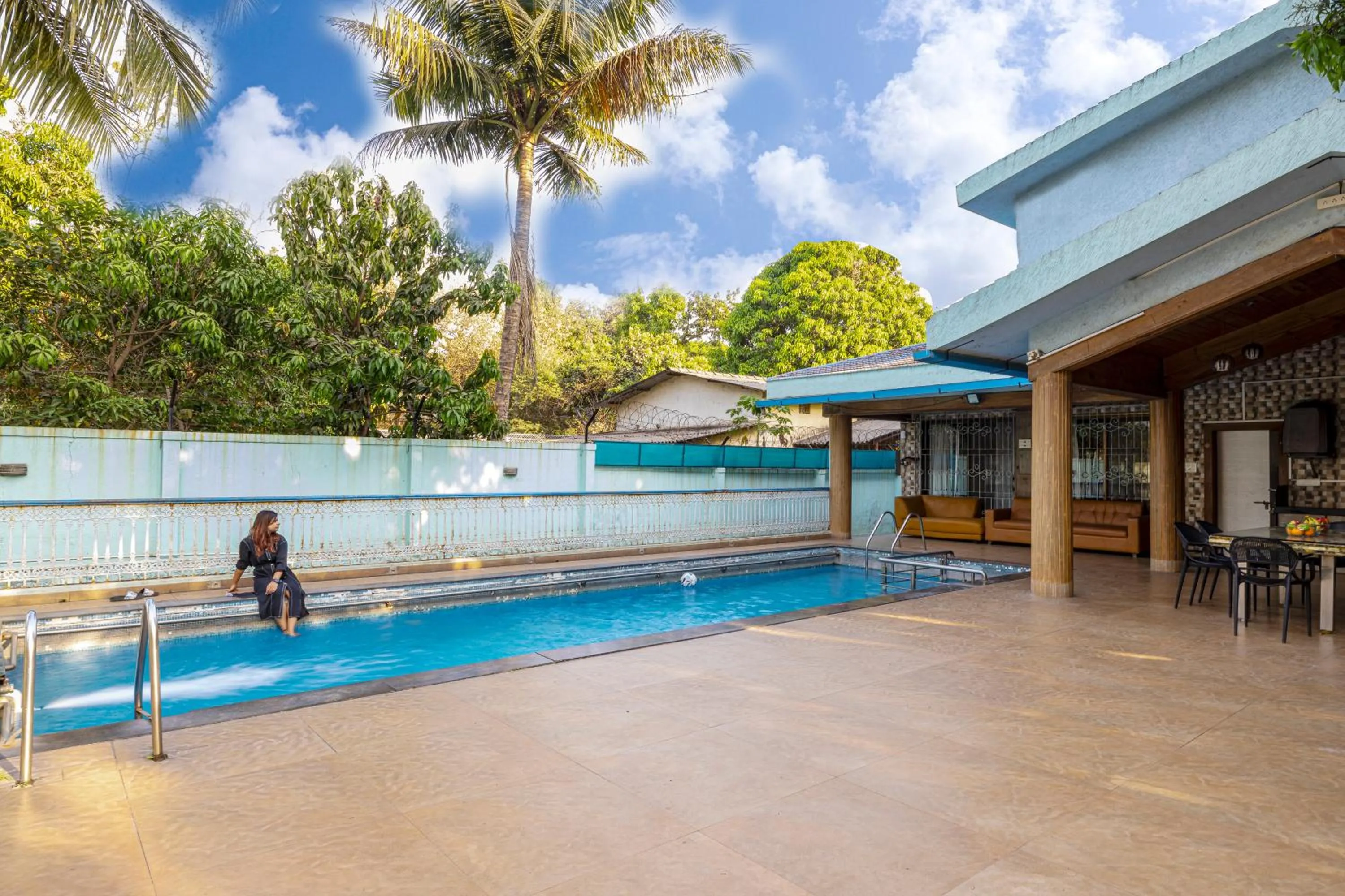 Swimming pool in Geeta Bhawan Villa