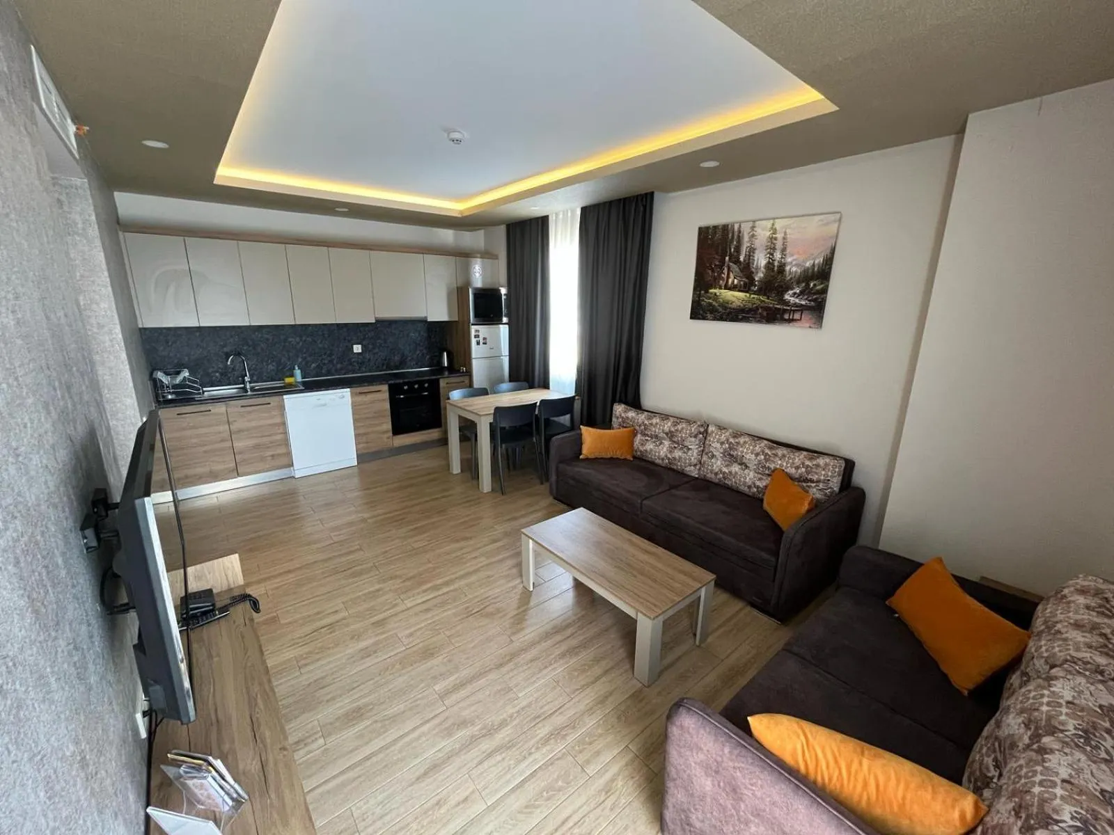 Golden World Suite Hotel